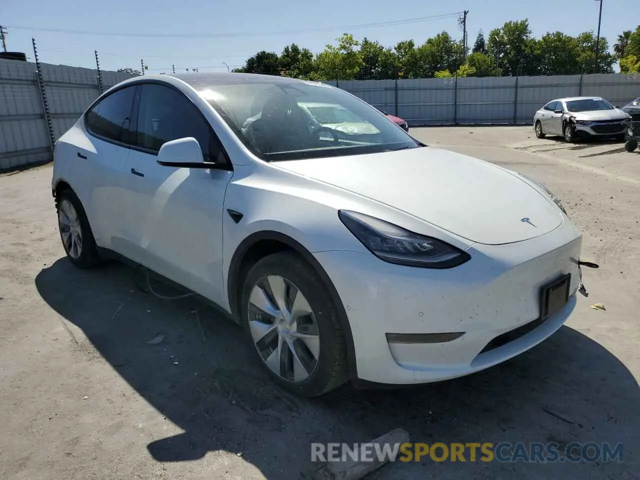 4 Photograph of a damaged car 5YJYGDEE6LF018602 TESLA MODEL Y 2020