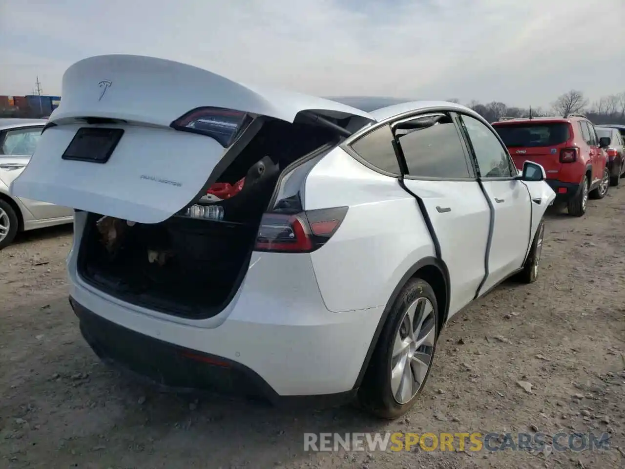 4 Photograph of a damaged car 5YJYGDEE6LF028434 TESLA MODEL Y 2020