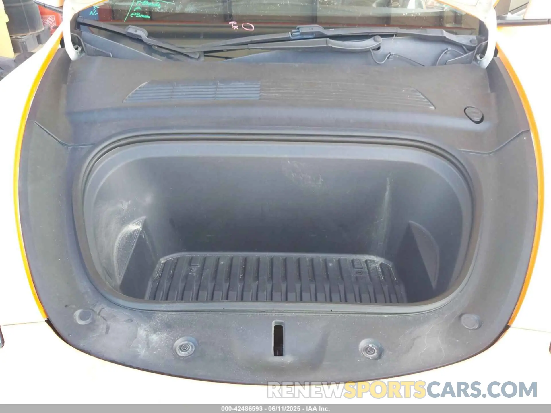10 Photograph of a damaged car 5YJYGDEE6LF030717 TESLA MODEL Y 2020