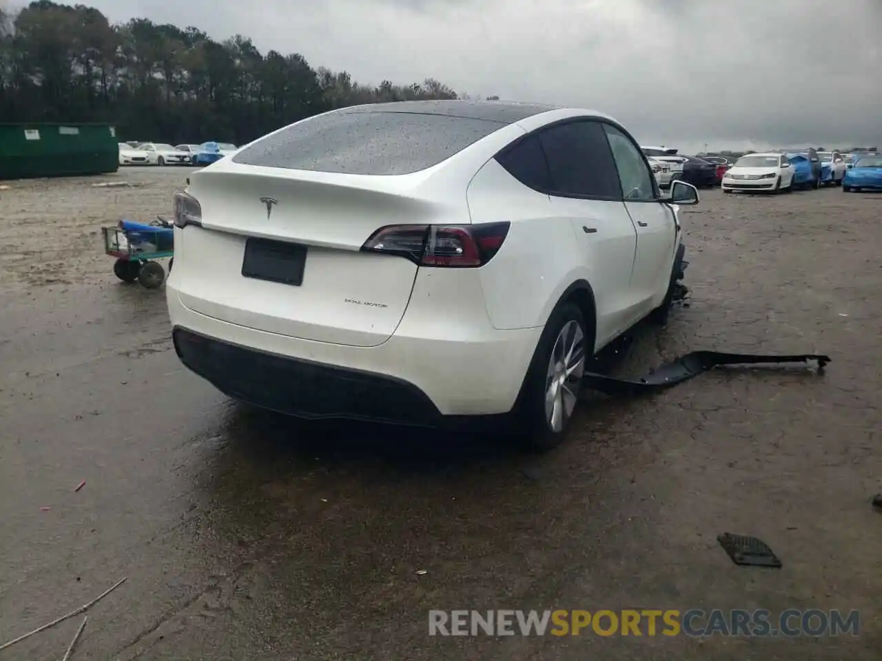 4 Photograph of a damaged car 5YJYGDEE6LF032595 TESLA MODEL Y 2020