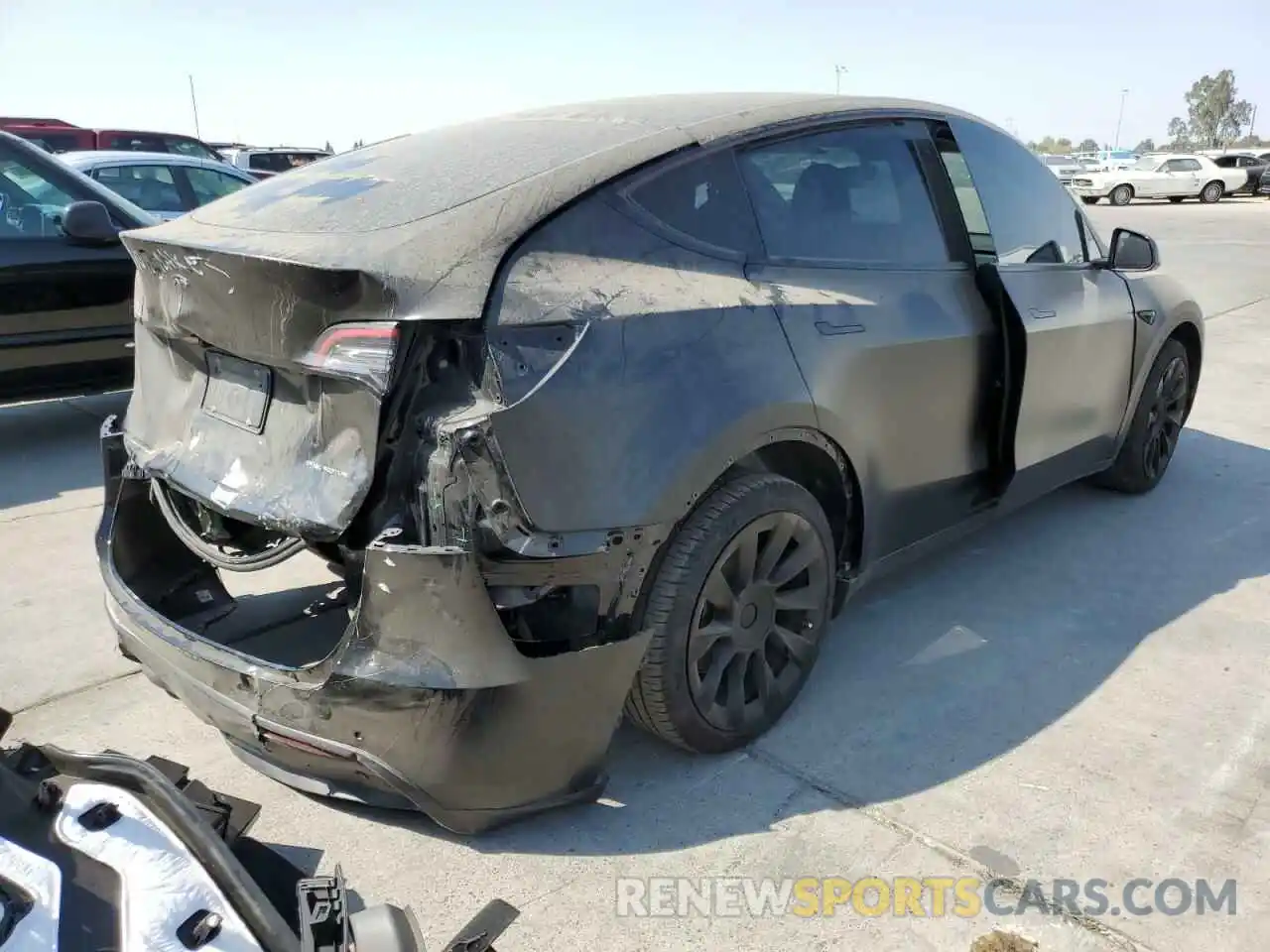 4 Photograph of a damaged car 5YJYGDEE6LF036307 TESLA MODEL Y 2020