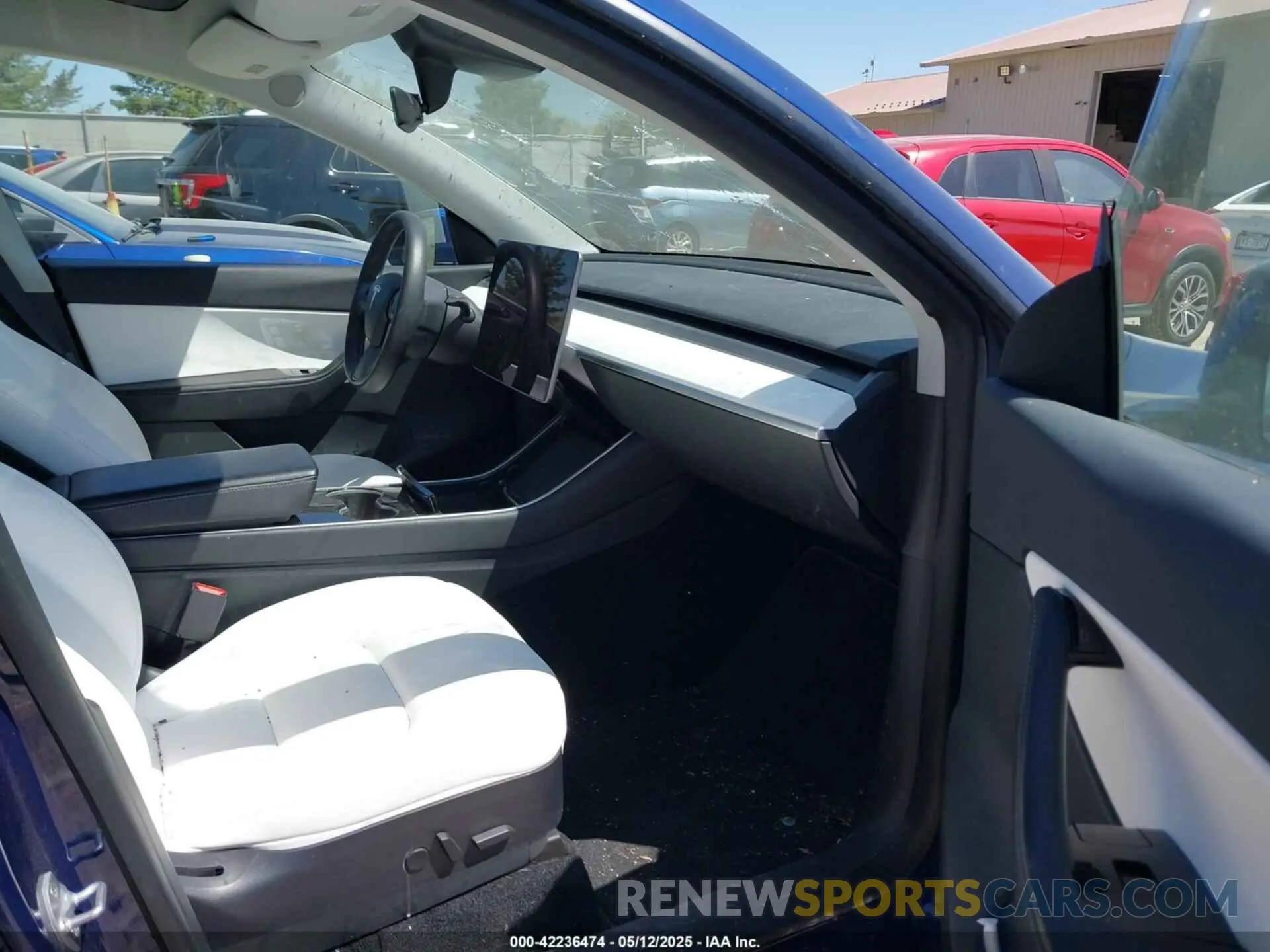 5 Photograph of a damaged car 5YJYGDEE6LF040955 TESLA MODEL Y 2020