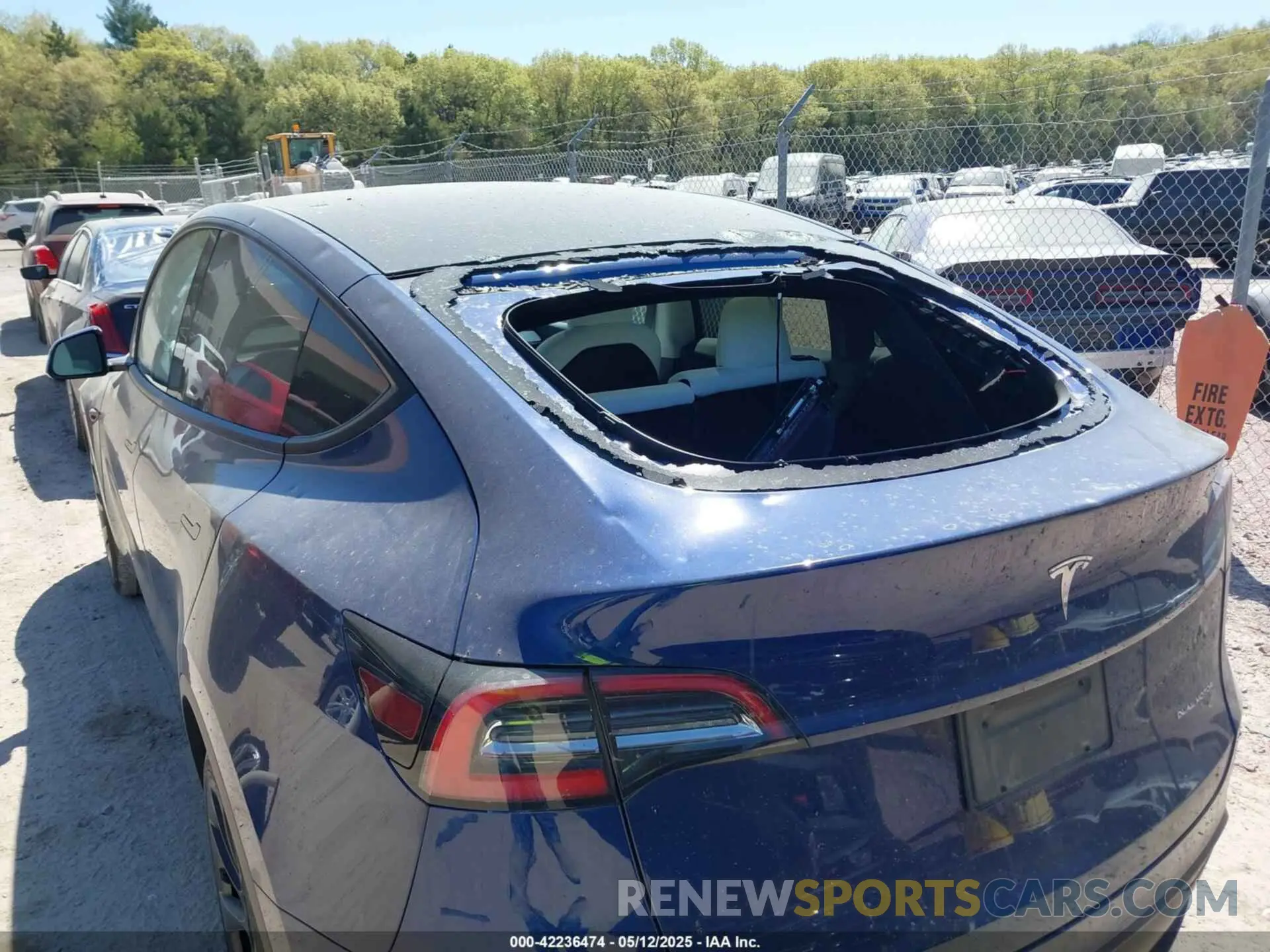 6 Photograph of a damaged car 5YJYGDEE6LF040955 TESLA MODEL Y 2020