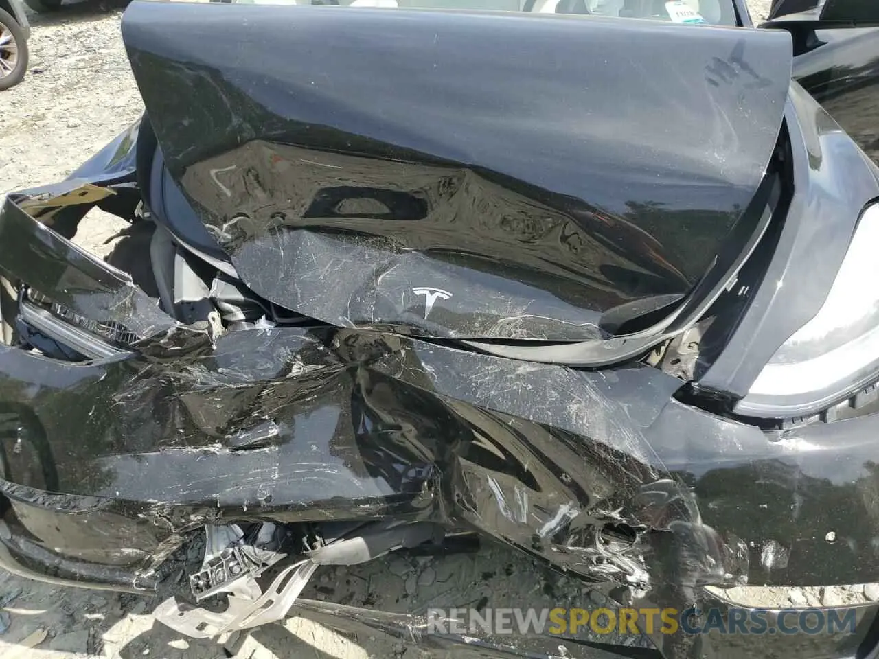 11 Photograph of a damaged car 5YJYGDEE6LF043550 TESLA MODEL Y 2020
