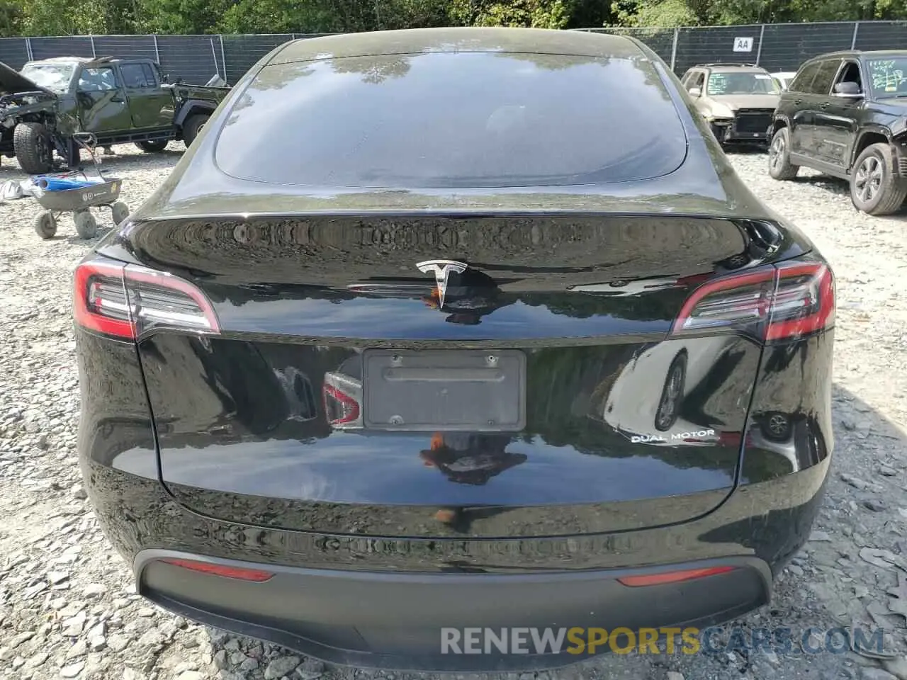 6 Photograph of a damaged car 5YJYGDEE6LF043550 TESLA MODEL Y 2020