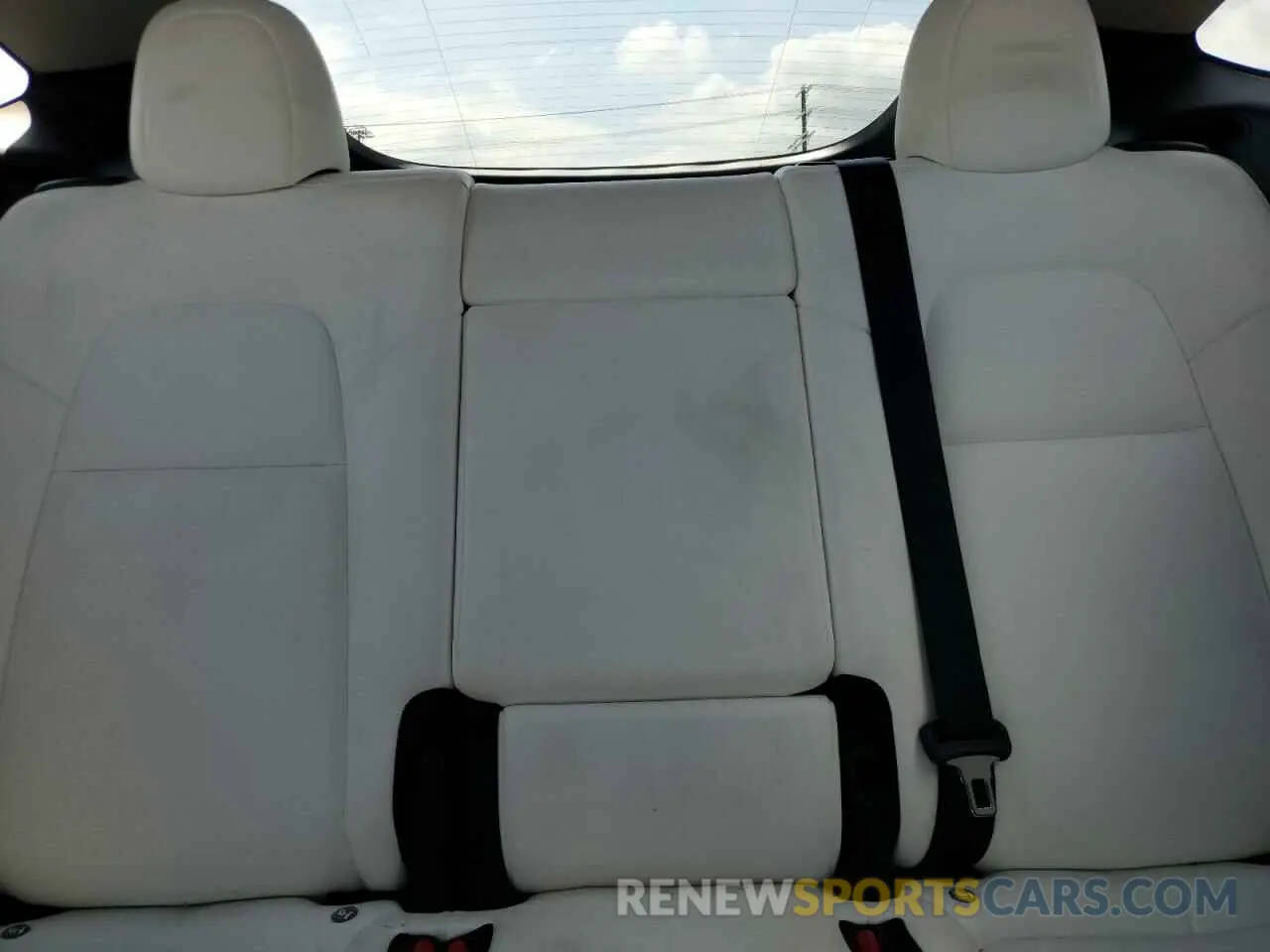 10 Photograph of a damaged car 5YJYGDEE6LF051549 TESLA MODEL Y 2020