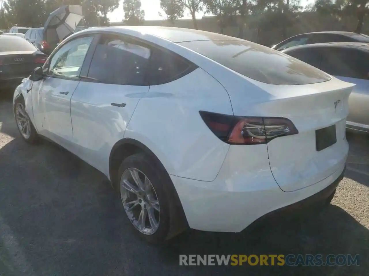 3 Photograph of a damaged car 5YJYGDEE6LF054547 TESLA MODEL Y 2020