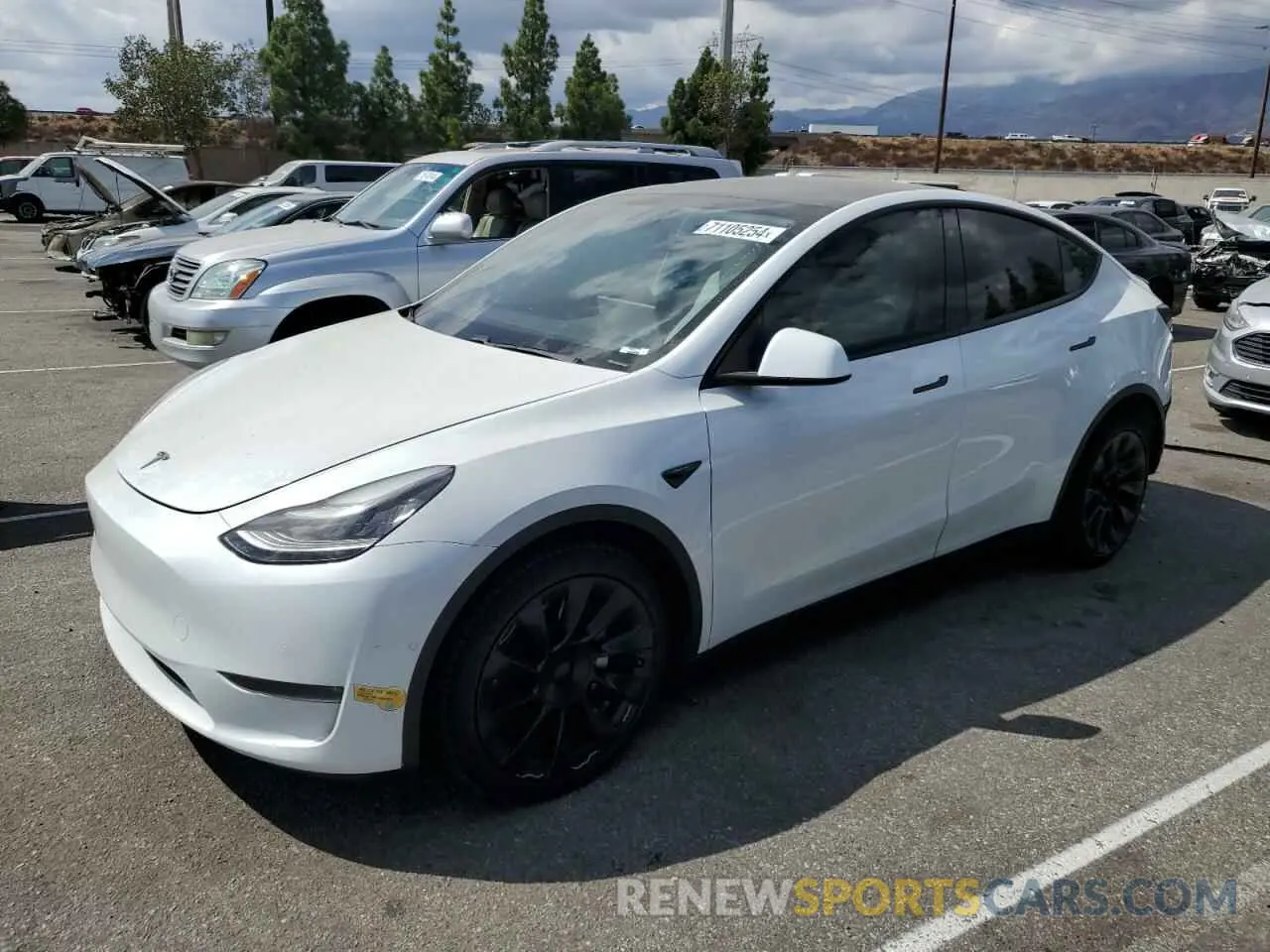 1 Photograph of a damaged car 5YJYGDEE6LF059019 TESLA MODEL Y 2020