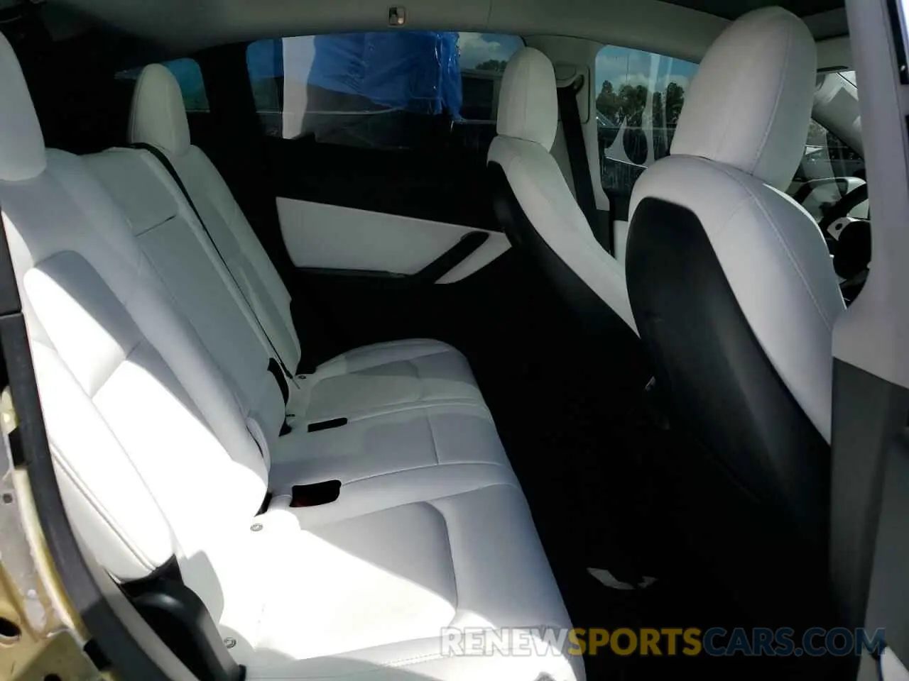 10 Photograph of a damaged car 5YJYGDEE6LF059019 TESLA MODEL Y 2020