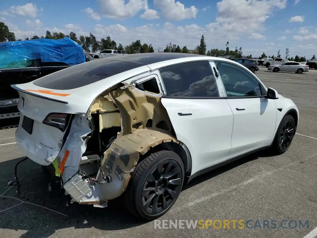 3 Photograph of a damaged car 5YJYGDEE6LF059019 TESLA MODEL Y 2020