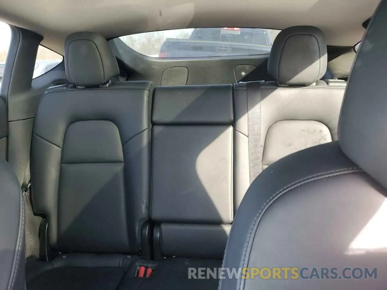 10 Photograph of a damaged car 5YJYGDEE7LF008743 TESLA MODEL Y 2020