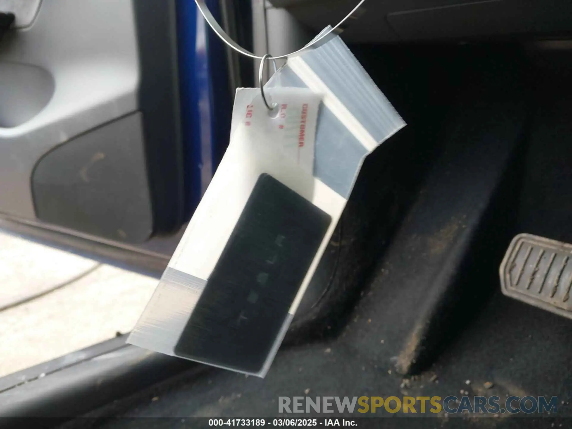11 Photograph of a damaged car 5YJYGDEE7LF010394 TESLA MODEL Y 2020