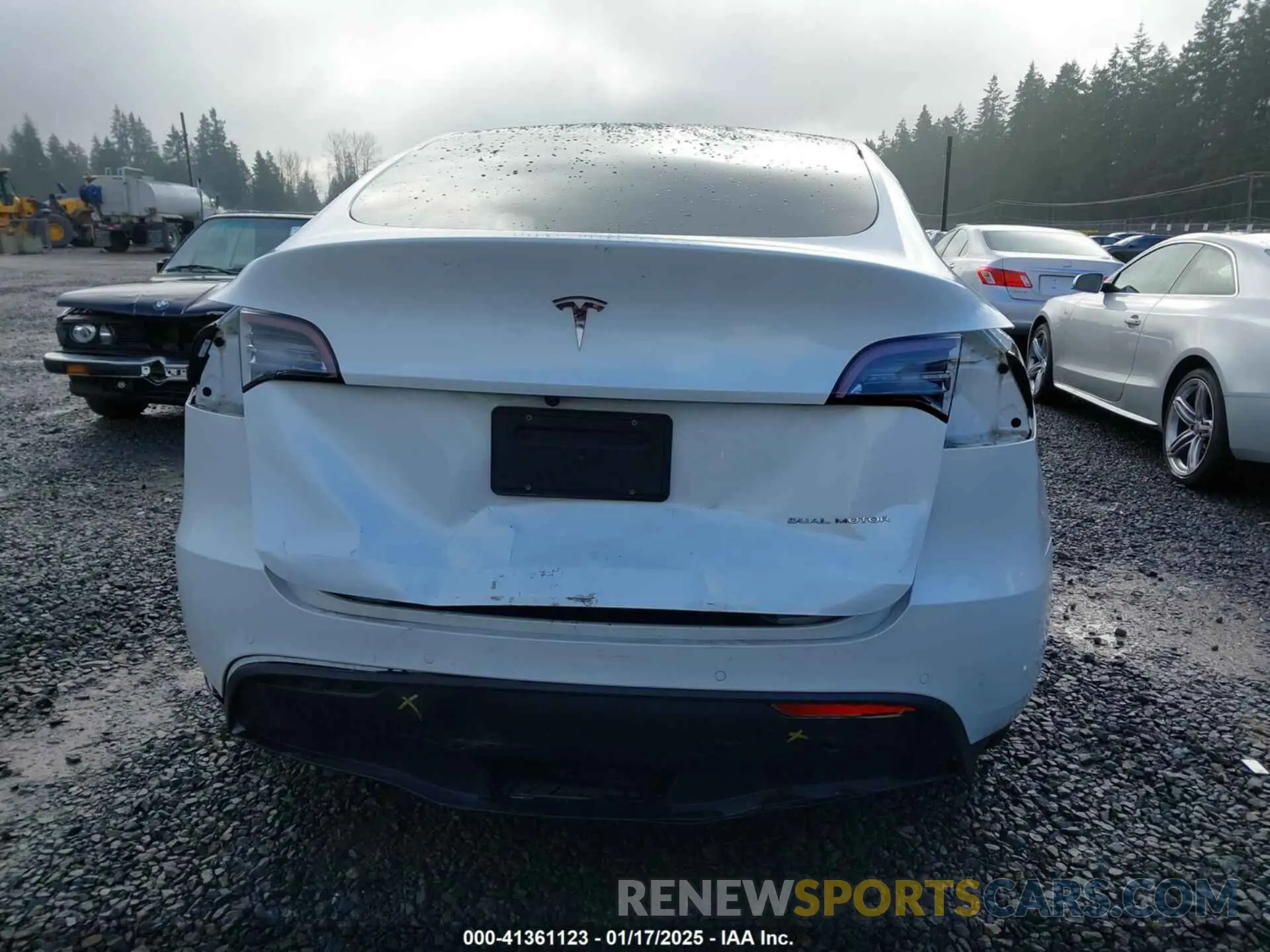 17 Photograph of a damaged car 5YJYGDEE7LF010525 TESLA MODEL Y 2020