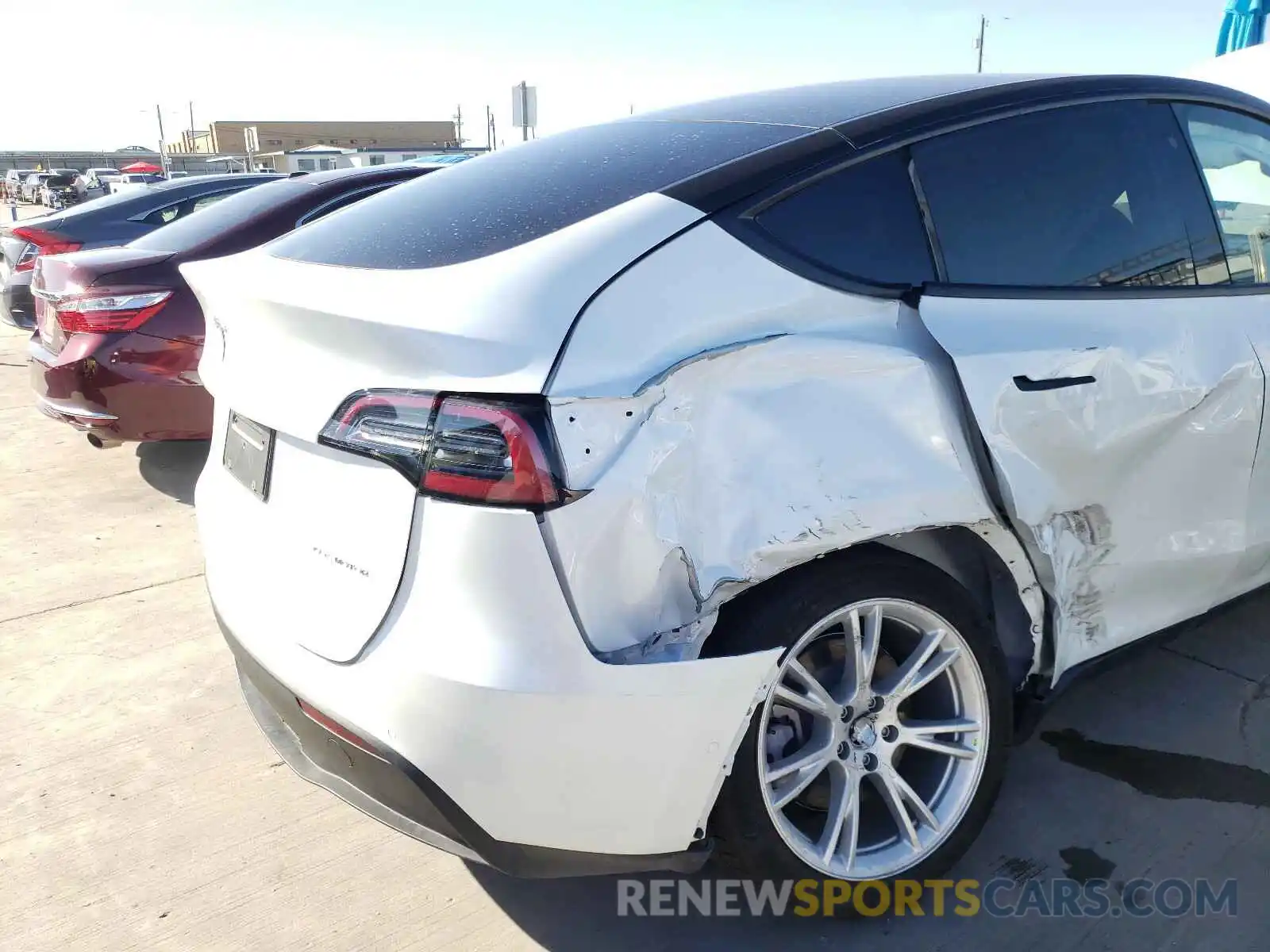 9 Photograph of a damaged car 5YJYGDEE7LF011786 TESLA MODEL Y 2020