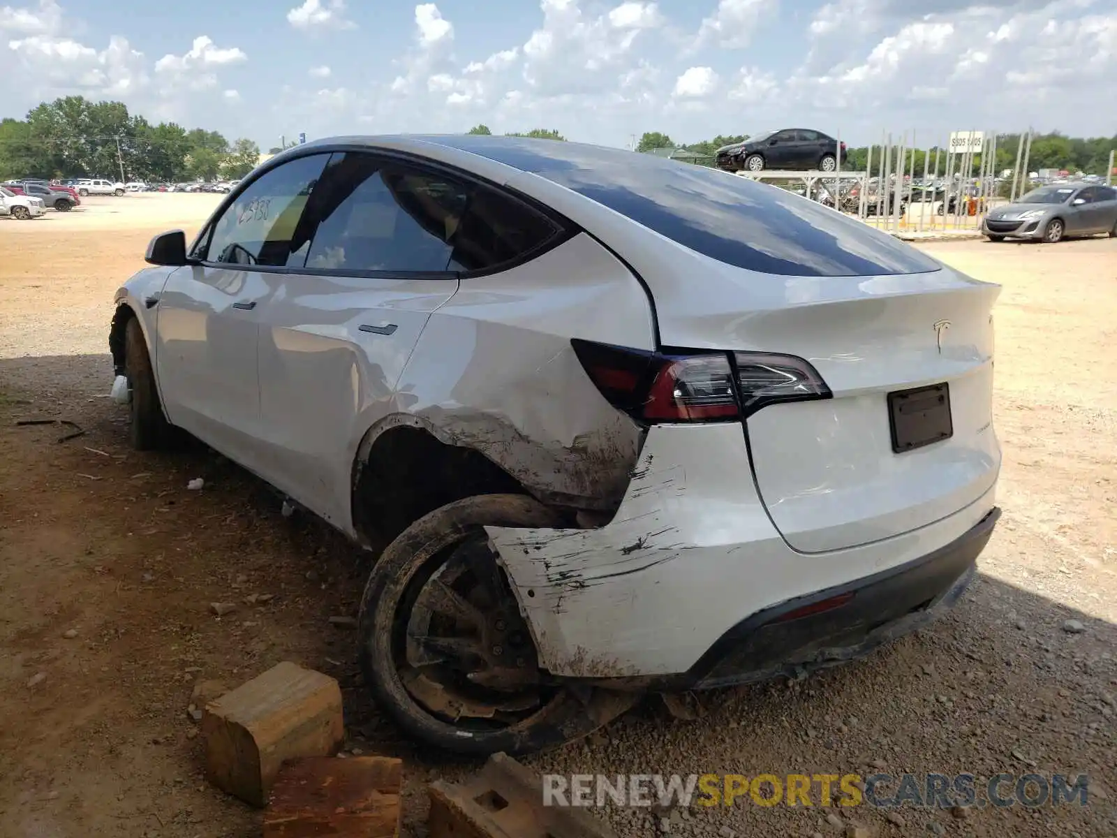 3 Photograph of a damaged car 5YJYGDEE7LF014719 TESLA MODEL Y 2020