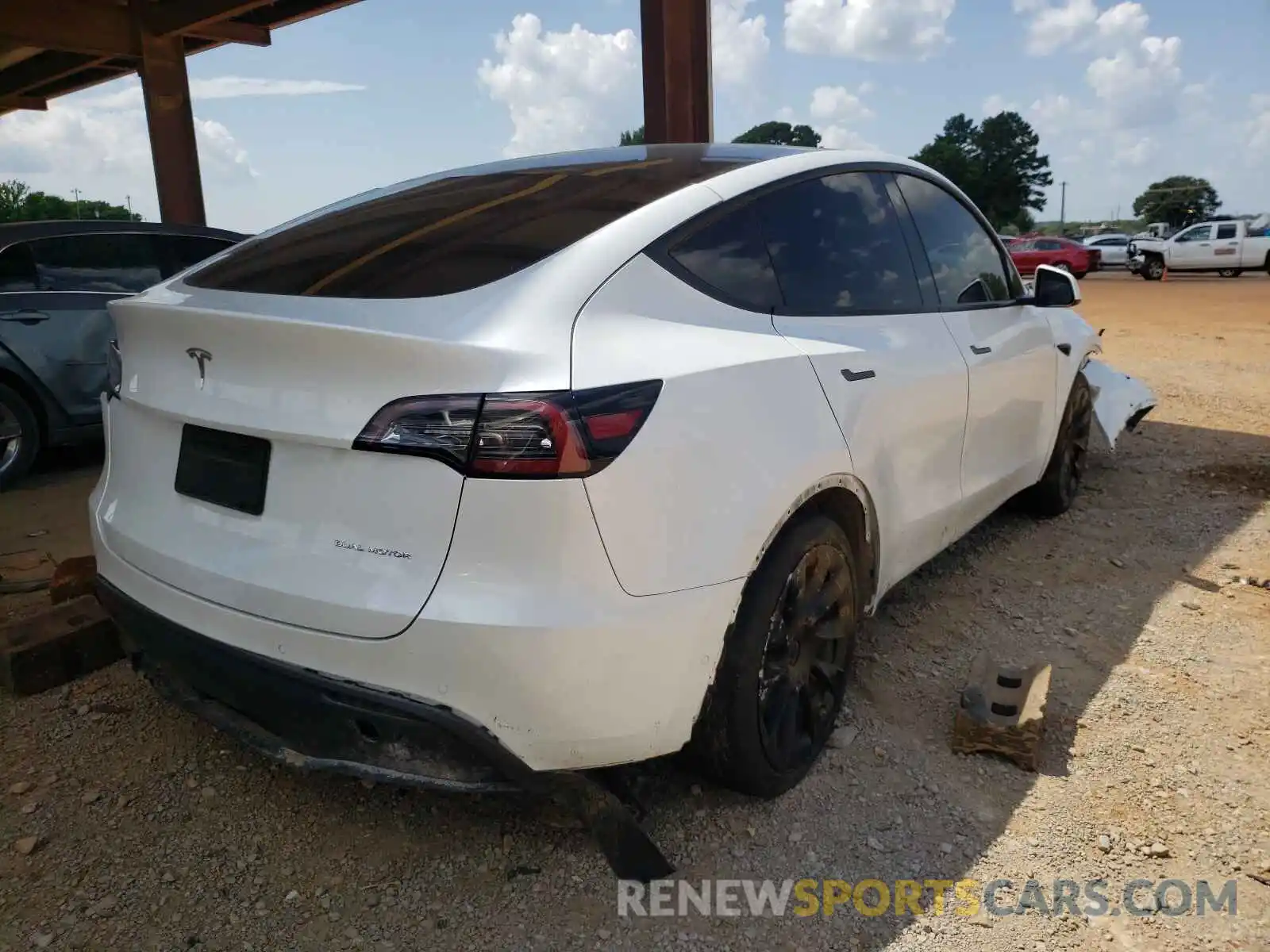 4 Photograph of a damaged car 5YJYGDEE7LF014719 TESLA MODEL Y 2020