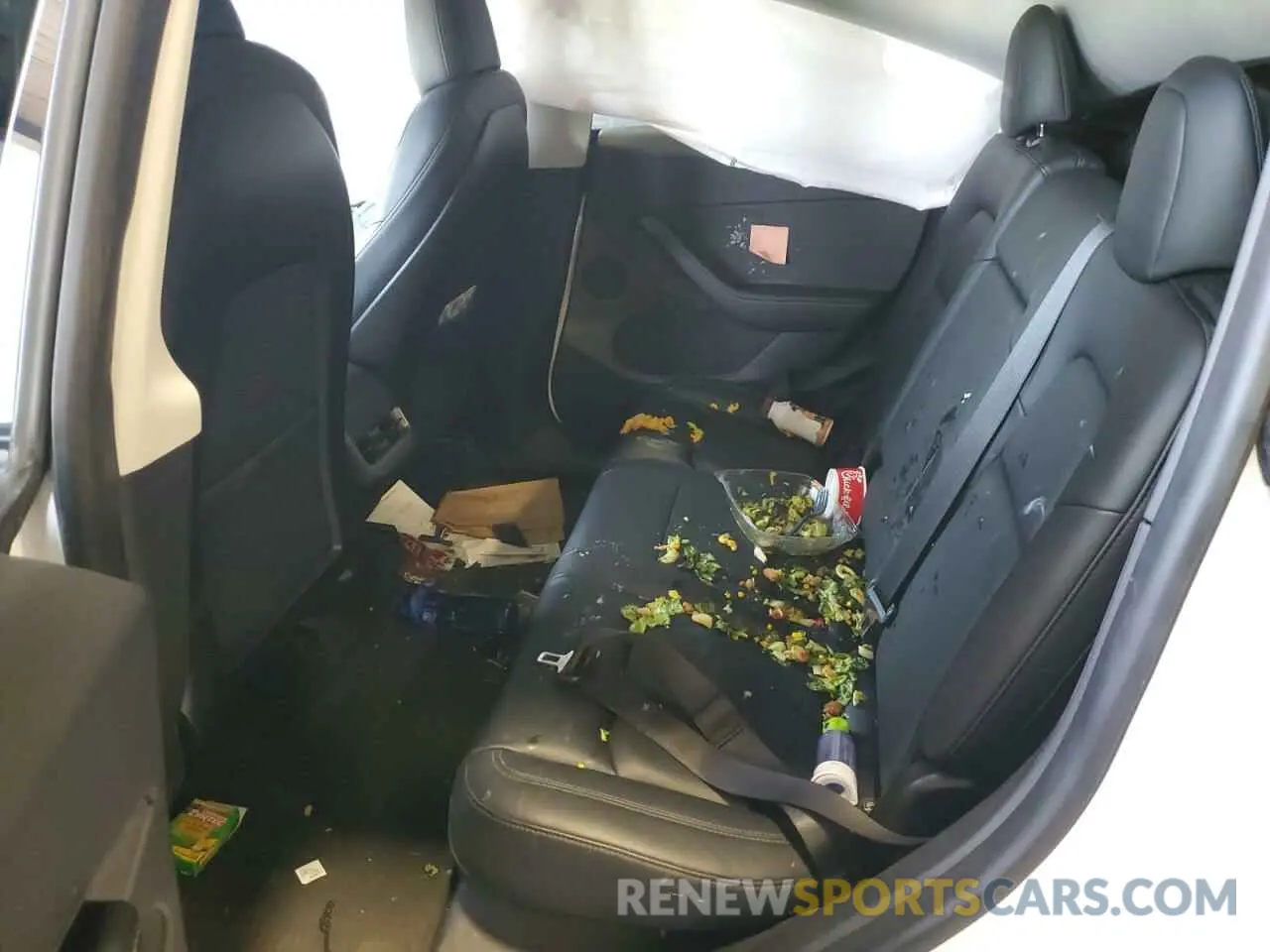 10 Photograph of a damaged car 5YJYGDEE7LF015255 TESLA MODEL Y 2020