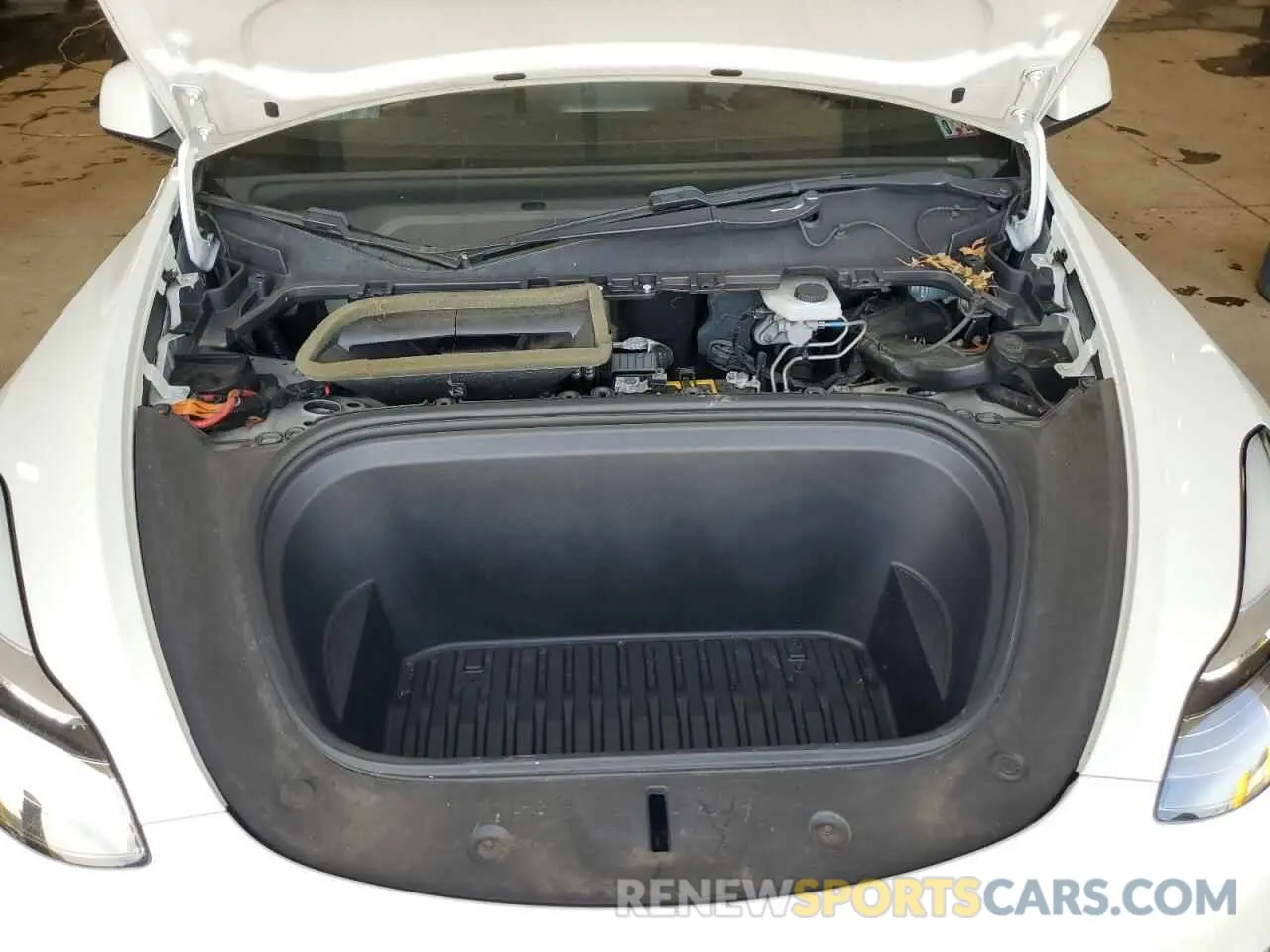 11 Photograph of a damaged car 5YJYGDEE7LF015255 TESLA MODEL Y 2020