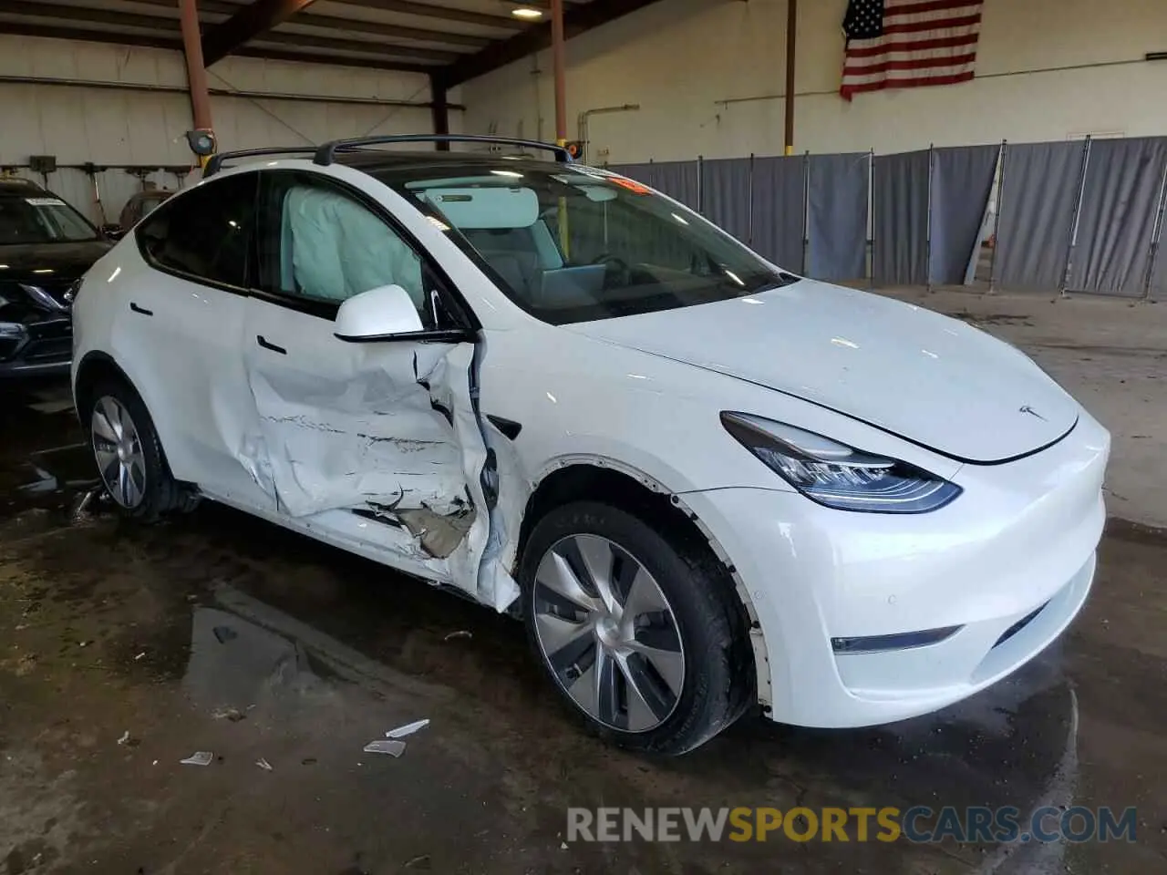 4 Photograph of a damaged car 5YJYGDEE7LF015255 TESLA MODEL Y 2020