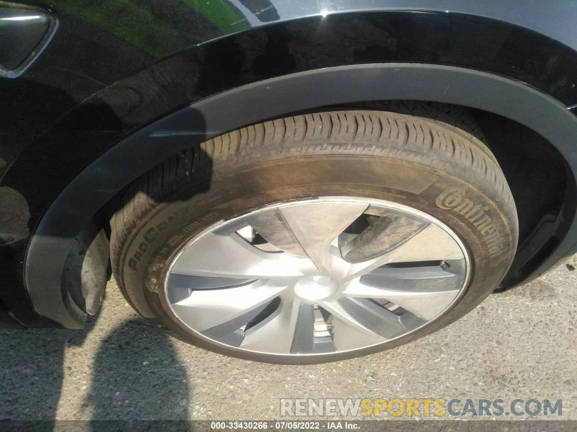 13 Photograph of a damaged car 5YJYGDEE7LF016096 TESLA MODEL Y 2020