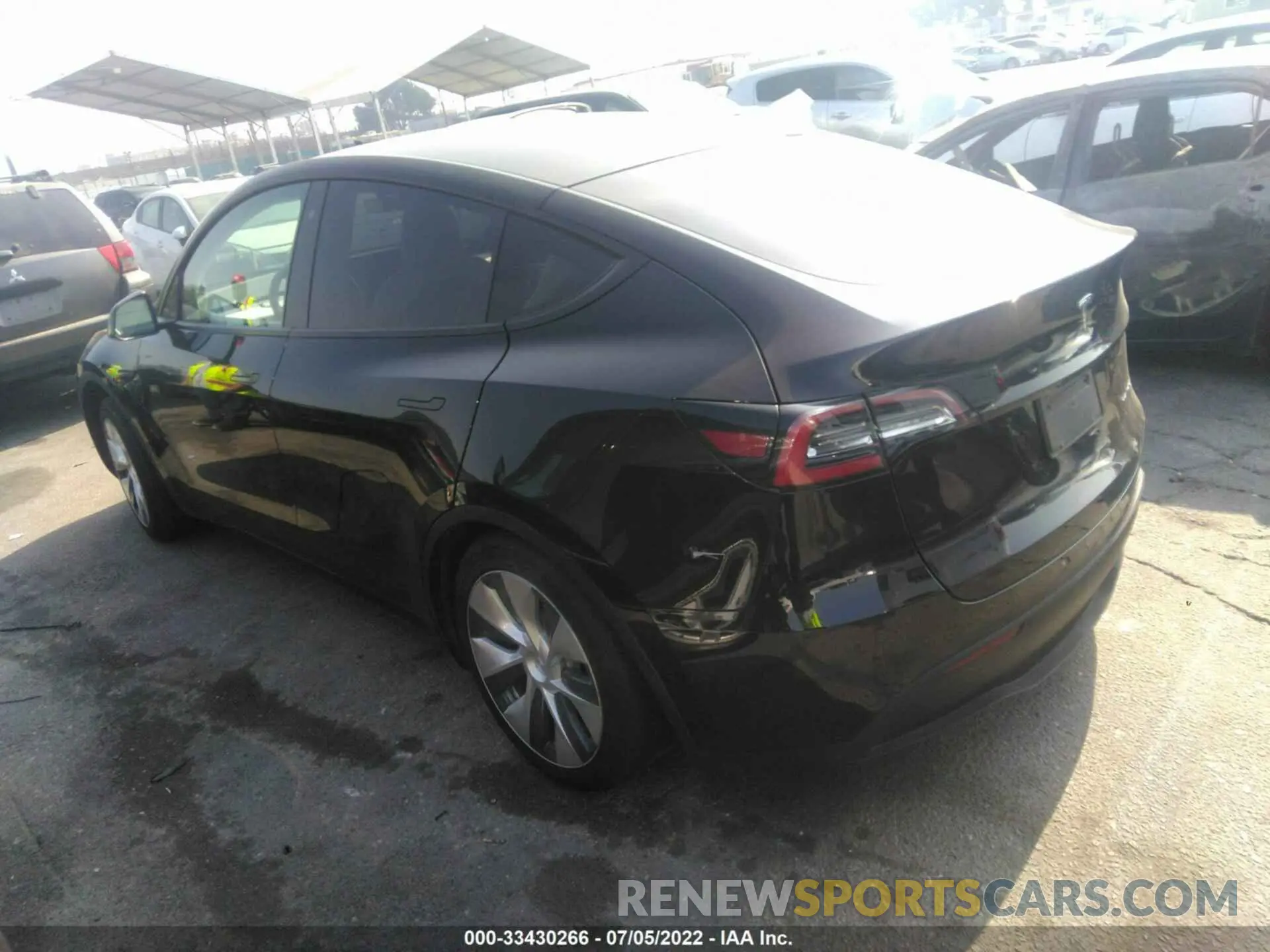 3 Photograph of a damaged car 5YJYGDEE7LF016096 TESLA MODEL Y 2020