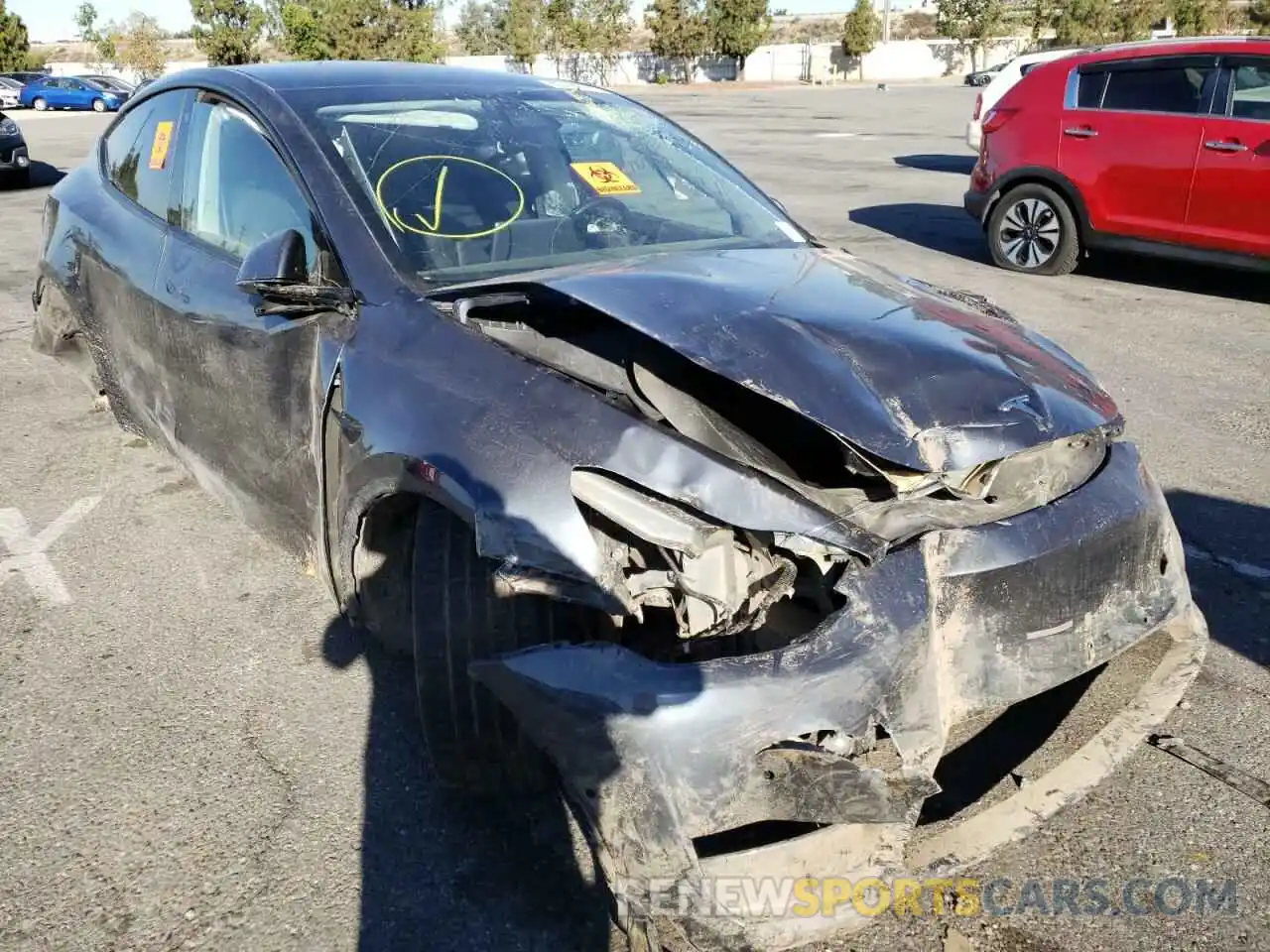 1 Photograph of a damaged car 5YJYGDEE7LF016521 TESLA MODEL Y 2020