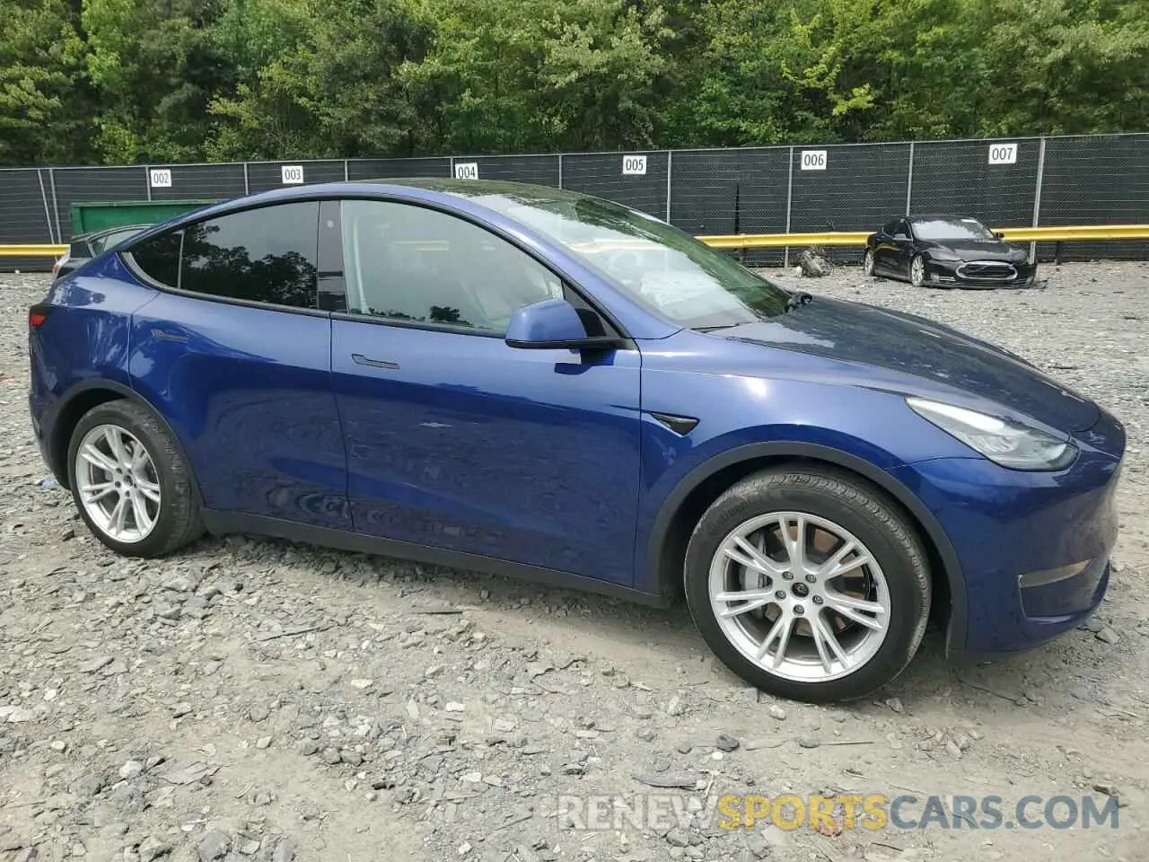 4 Photograph of a damaged car 5YJYGDEE7LF016695 TESLA MODEL Y 2020