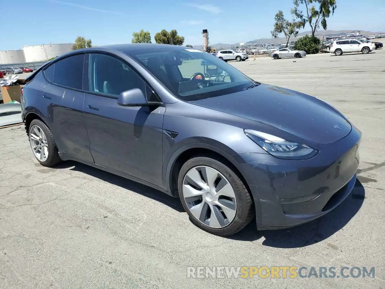 4 Photograph of a damaged car 5YJYGDEE7LF020455 TESLA MODEL Y 2020