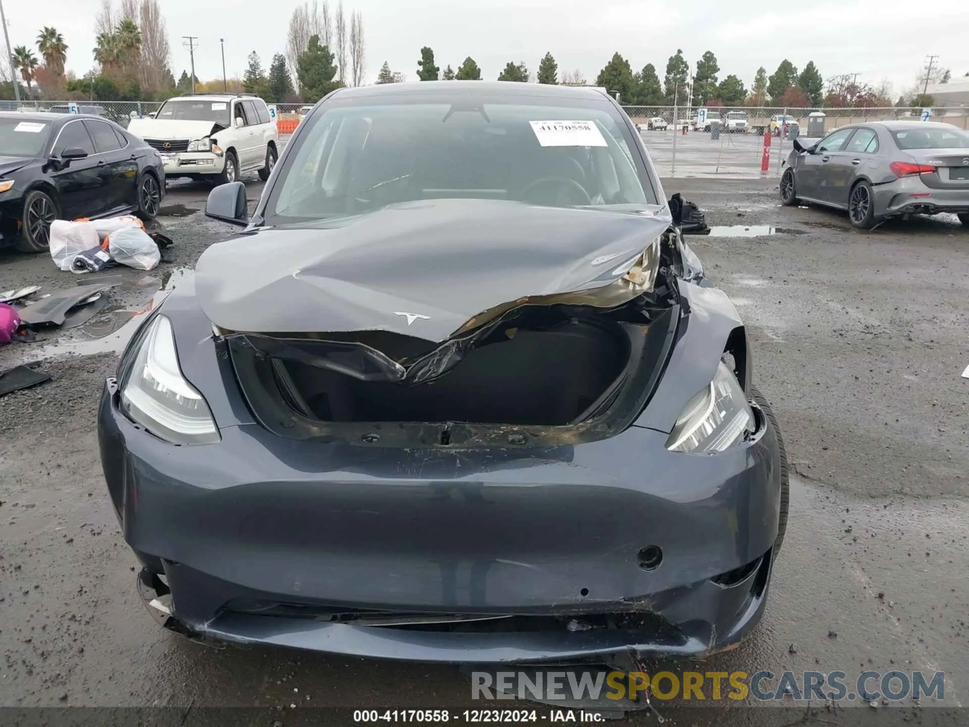 11 Photograph of a damaged car 5YJYGDEE7LF030080 TESLA MODEL Y 2020