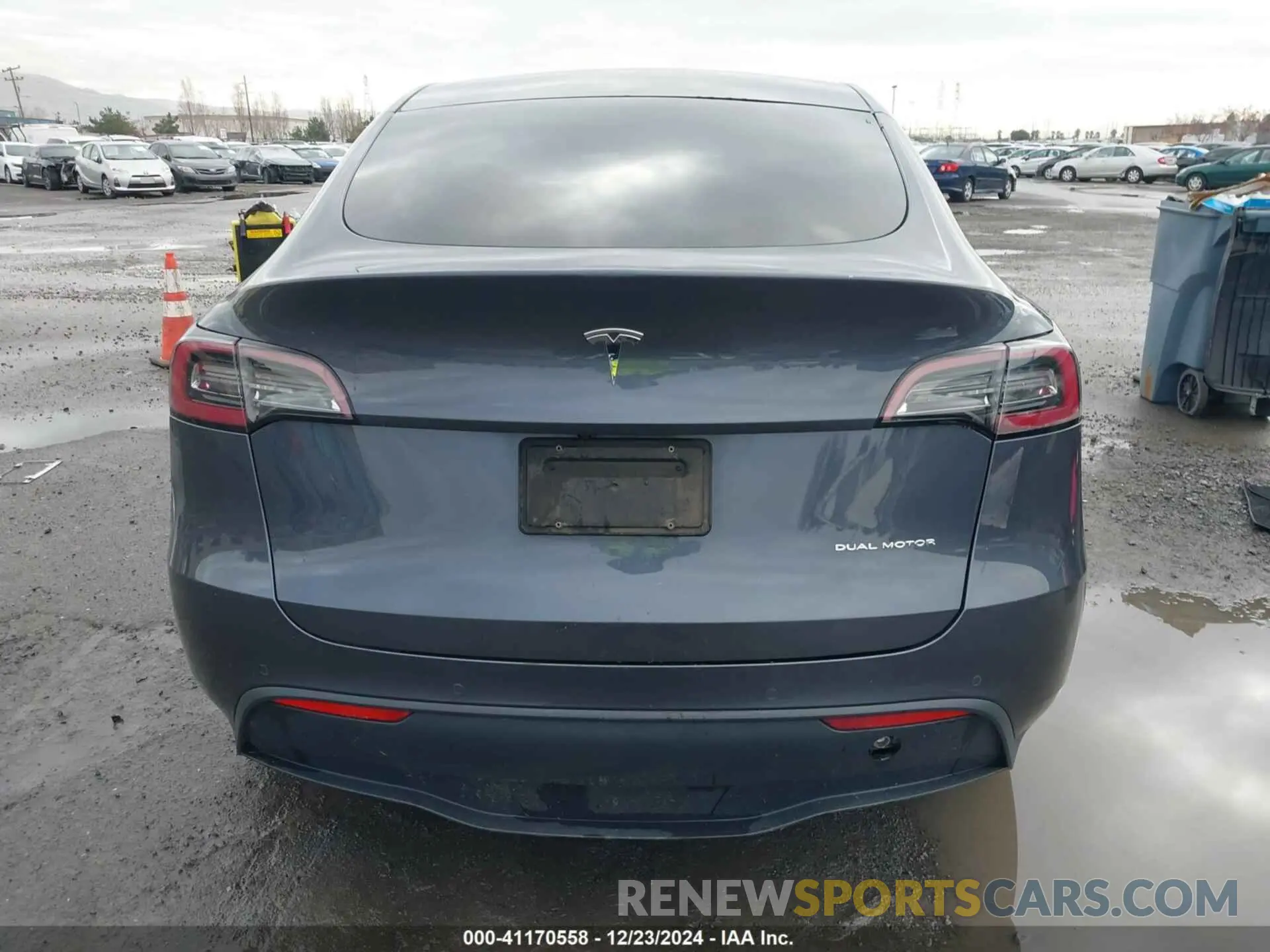 15 Photograph of a damaged car 5YJYGDEE7LF030080 TESLA MODEL Y 2020