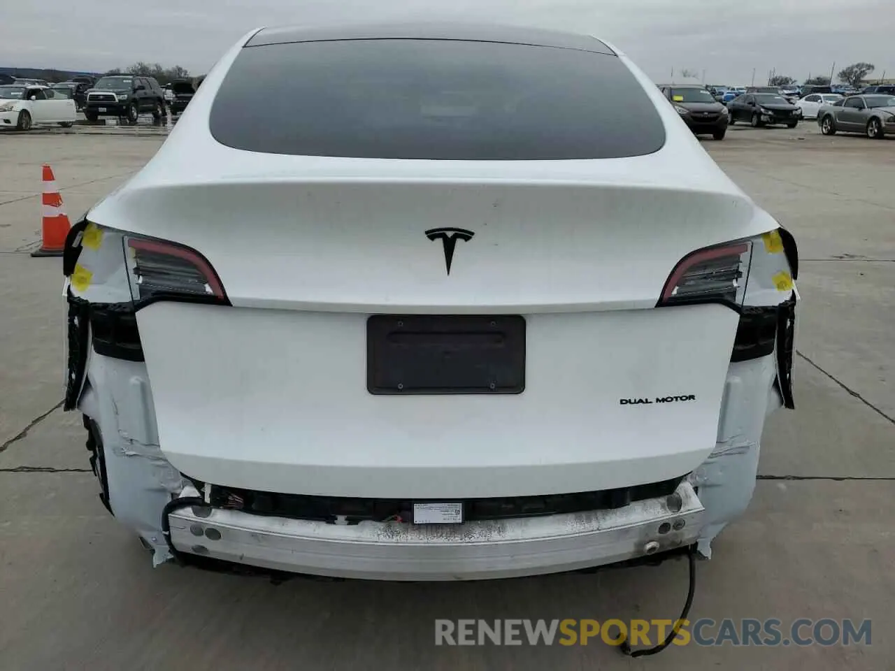6 Photograph of a damaged car 5YJYGDEE7LF037420 TESLA MODEL Y 2020
