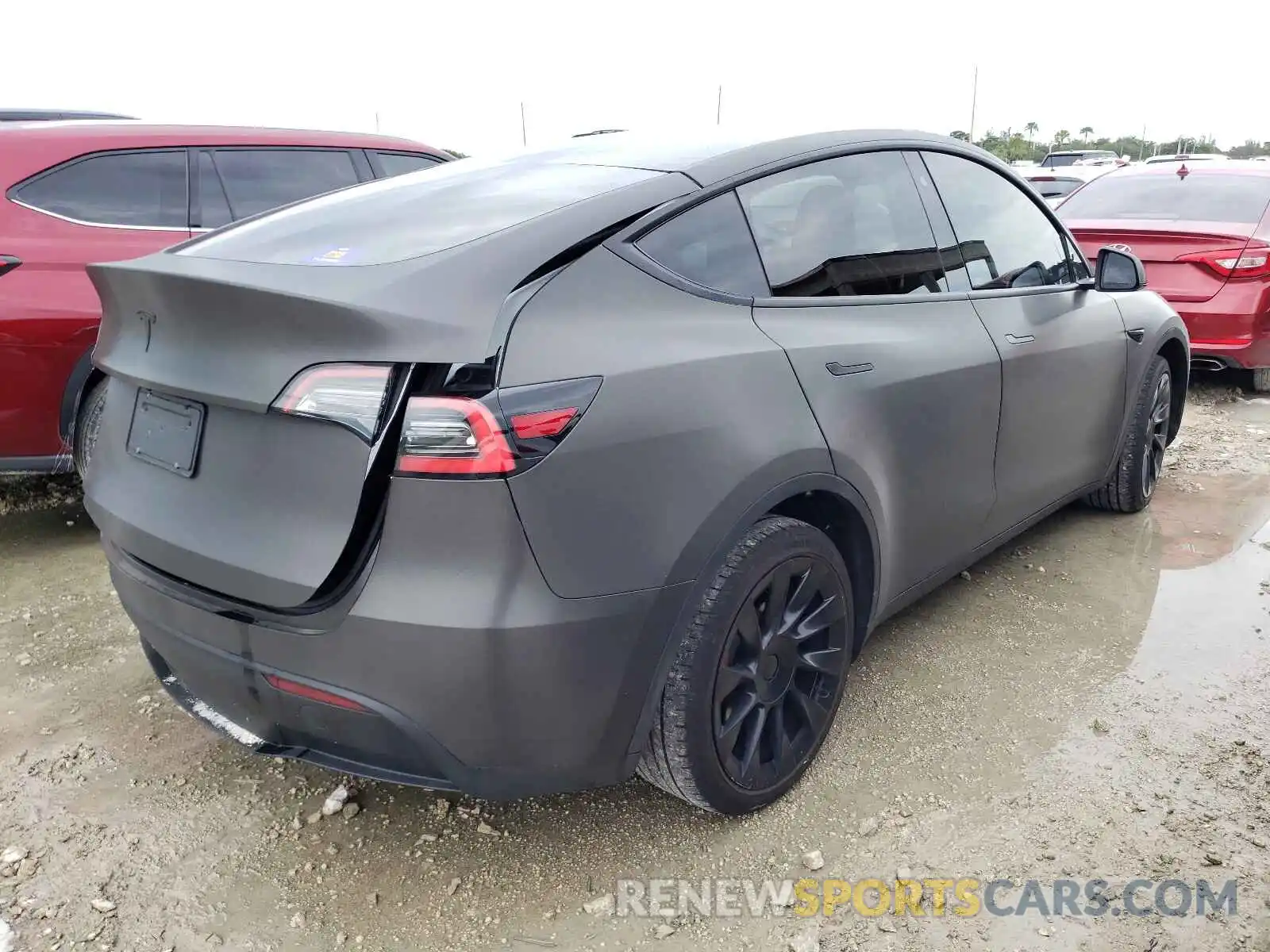 4 Photograph of a damaged car 5YJYGDEE7LF038776 TESLA MODEL Y 2020