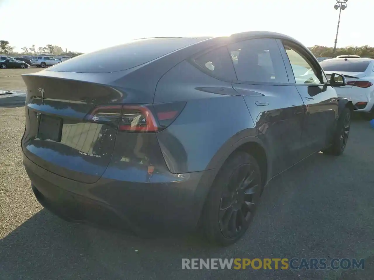 4 Photograph of a damaged car 5YJYGDEE7LF041953 TESLA MODEL Y 2020