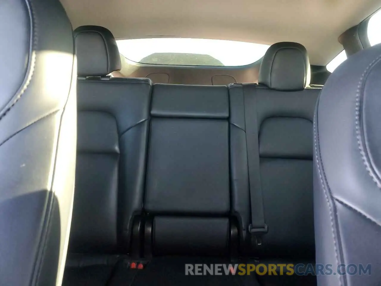 10 Photograph of a damaged car 5YJYGDEE7LF042052 TESLA MODEL Y 2020