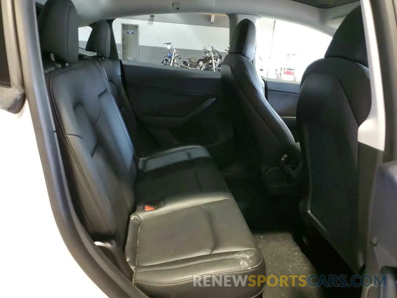 6 Photograph of a damaged car 5YJYGDEE7LF046196 TESLA MODEL Y 2020