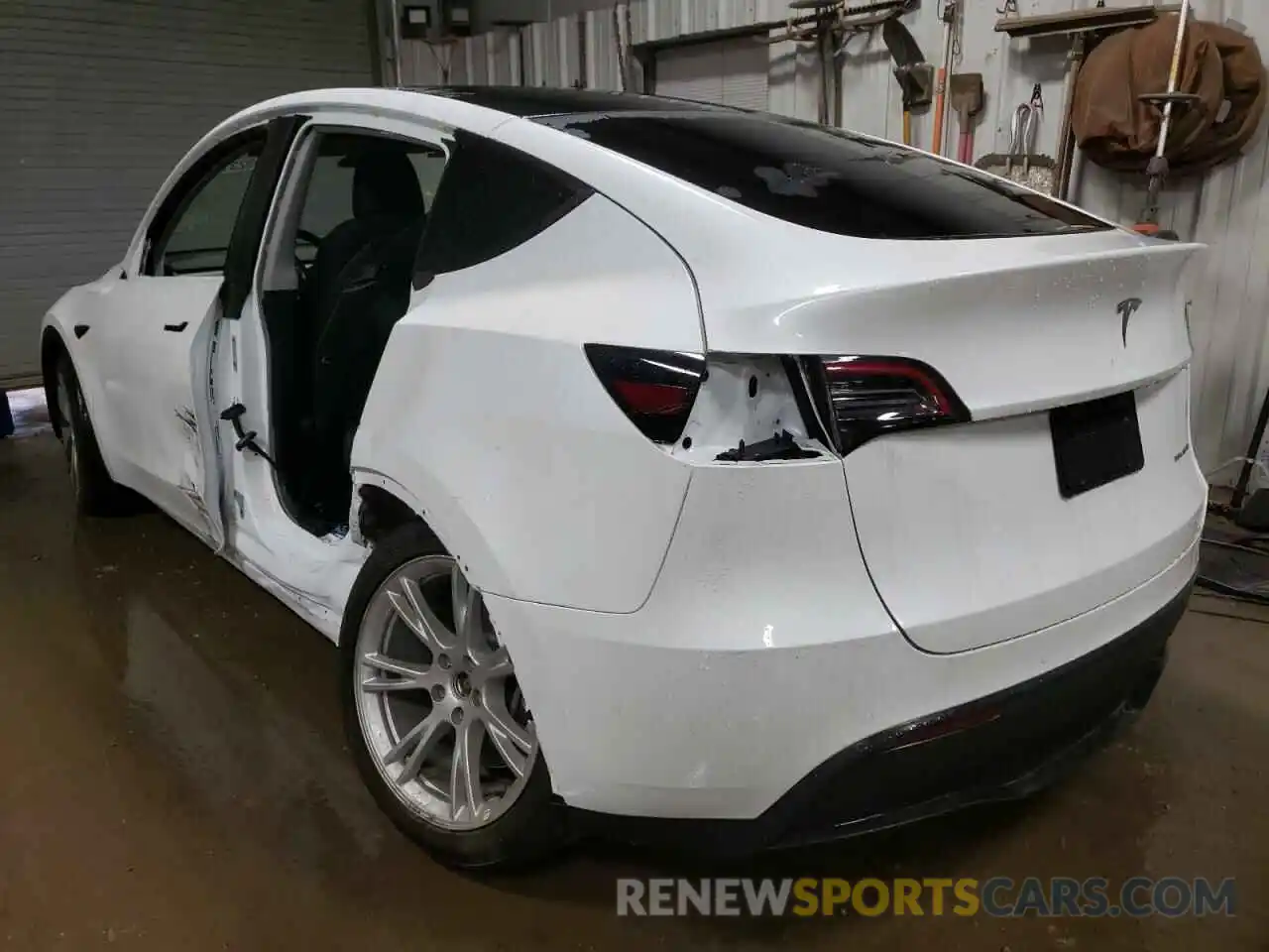 3 Photograph of a damaged car 5YJYGDEE7LF047199 TESLA MODEL Y 2020