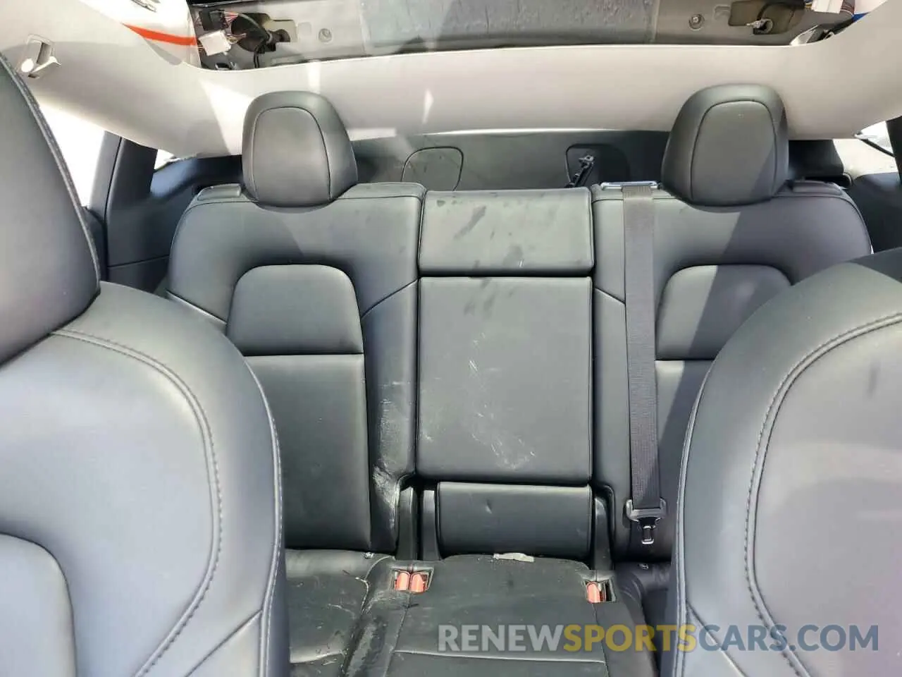 10 Photograph of a damaged car 5YJYGDEE7LF052001 TESLA MODEL Y 2020