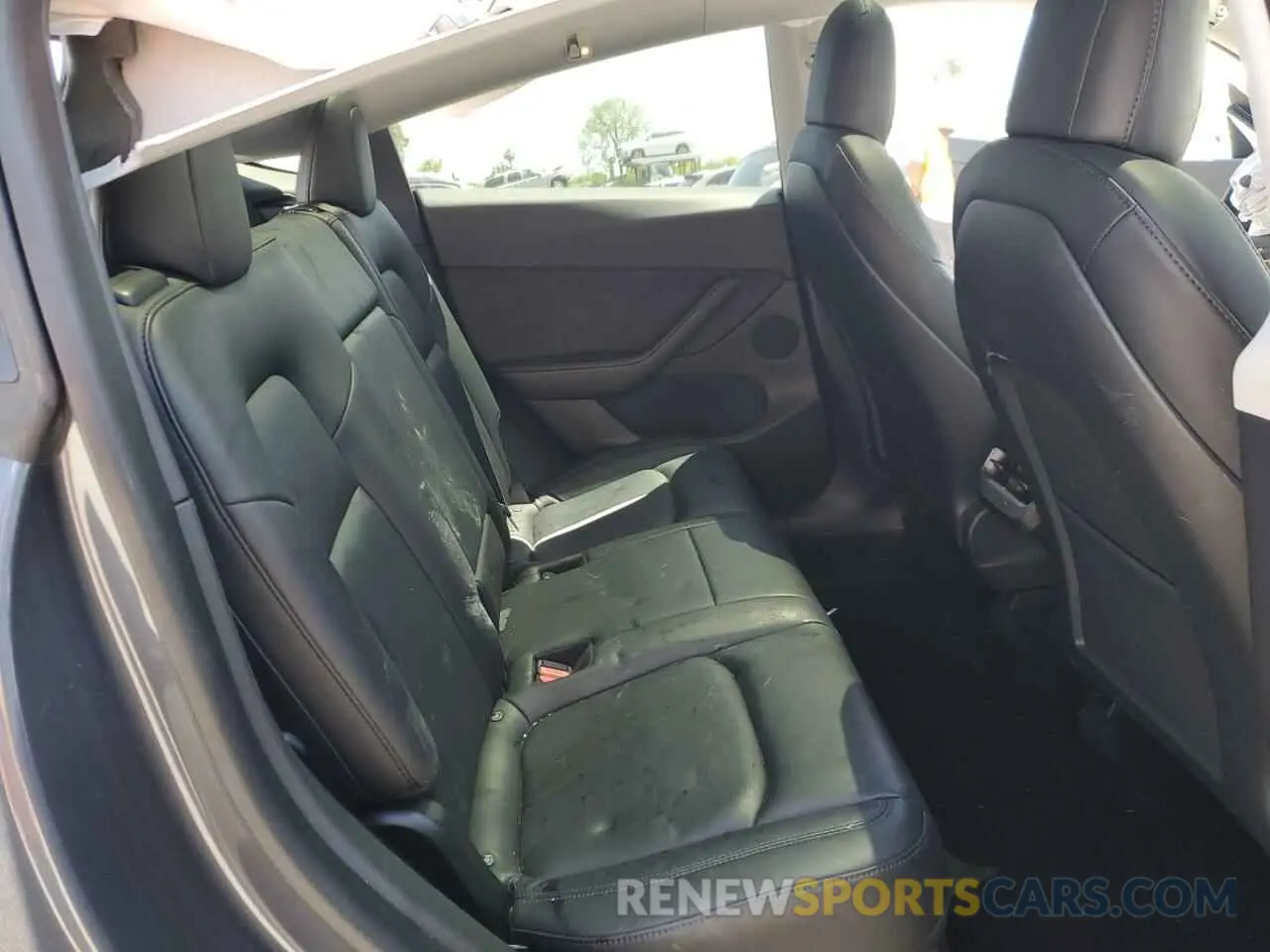 11 Photograph of a damaged car 5YJYGDEE7LF052001 TESLA MODEL Y 2020