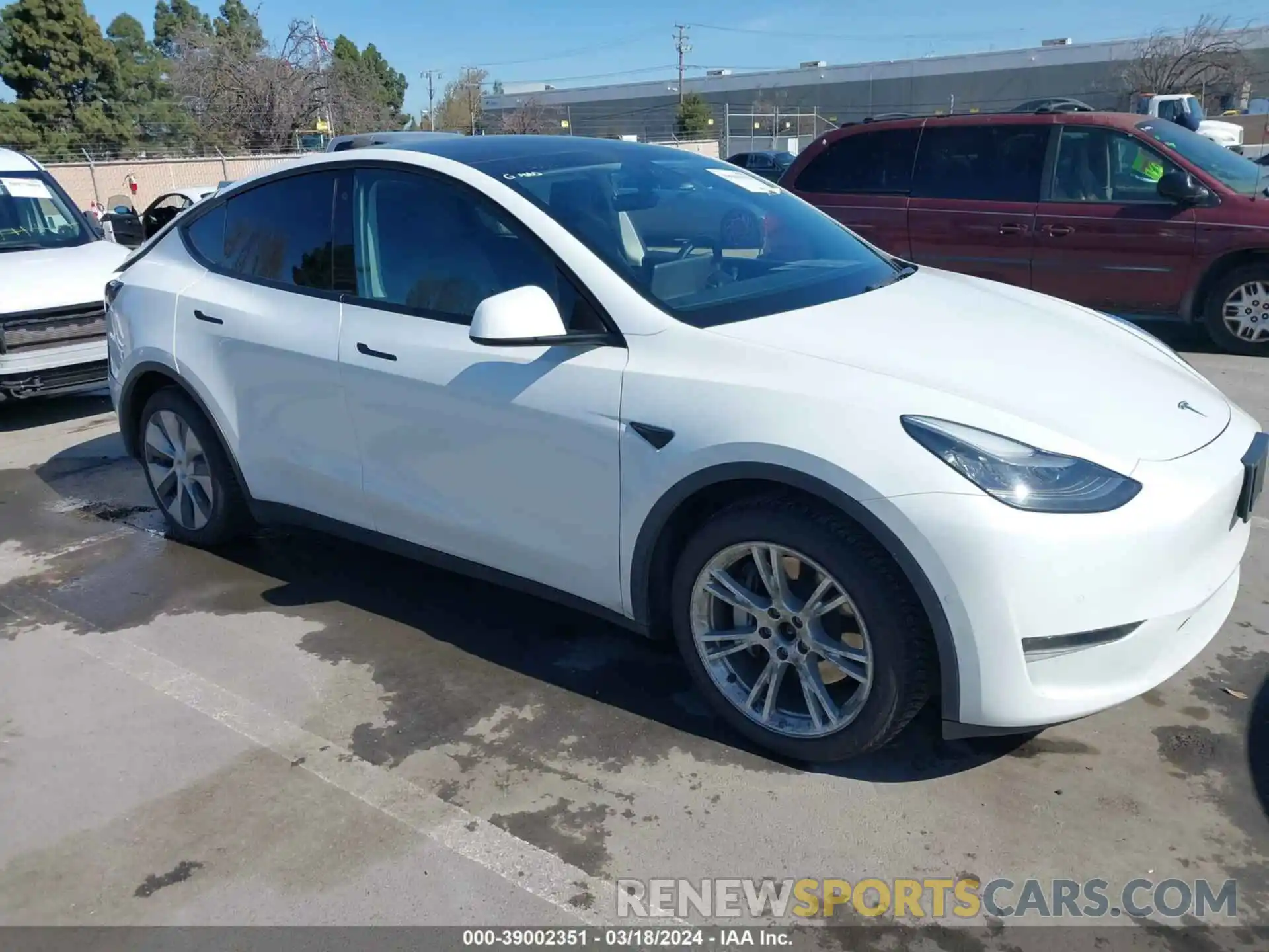 1 Photograph of a damaged car 5YJYGDEE7LF054475 TESLA MODEL Y 2020