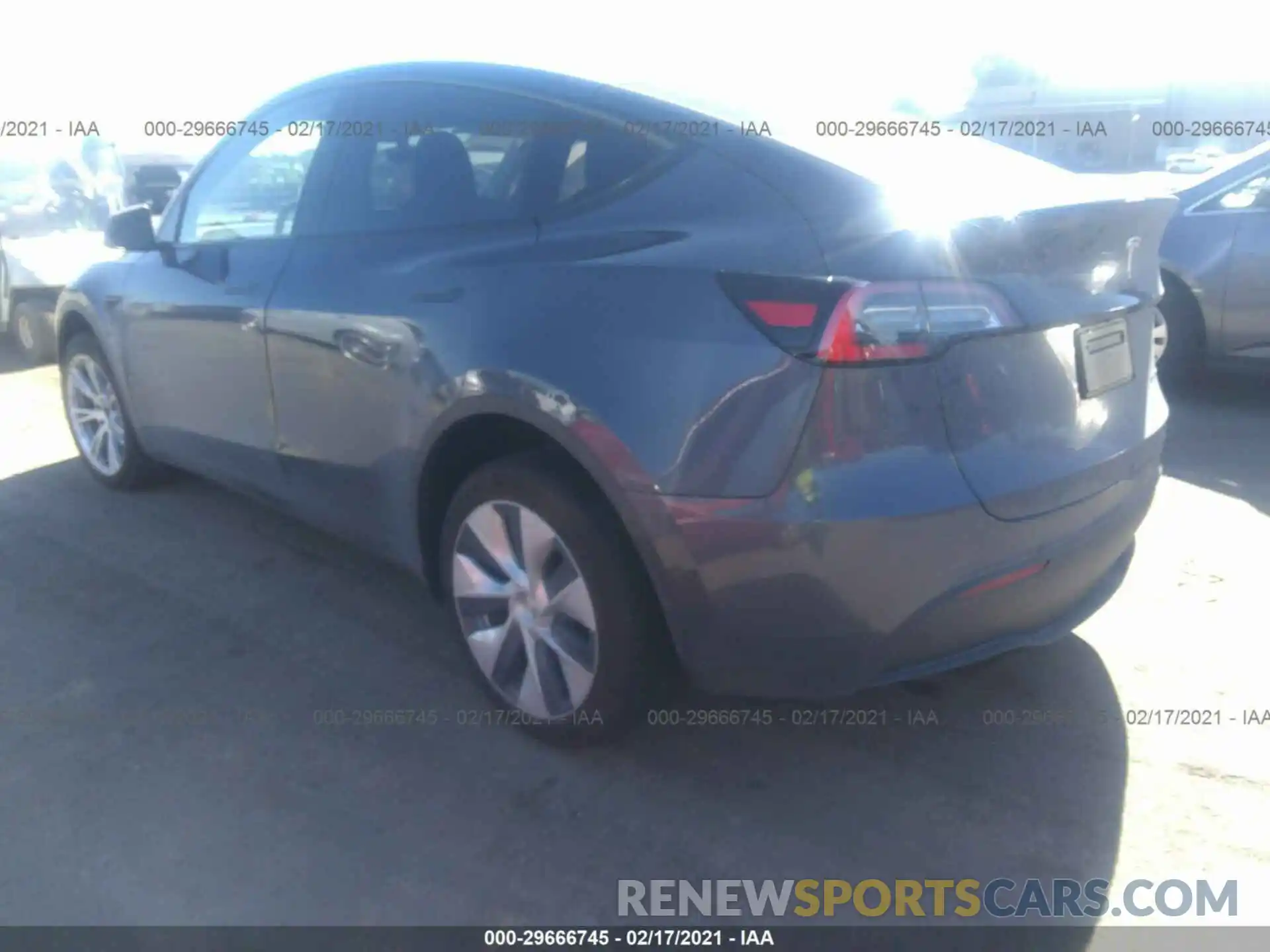 3 Photograph of a damaged car 5YJYGDEE7LF055075 TESLA MODEL Y 2020