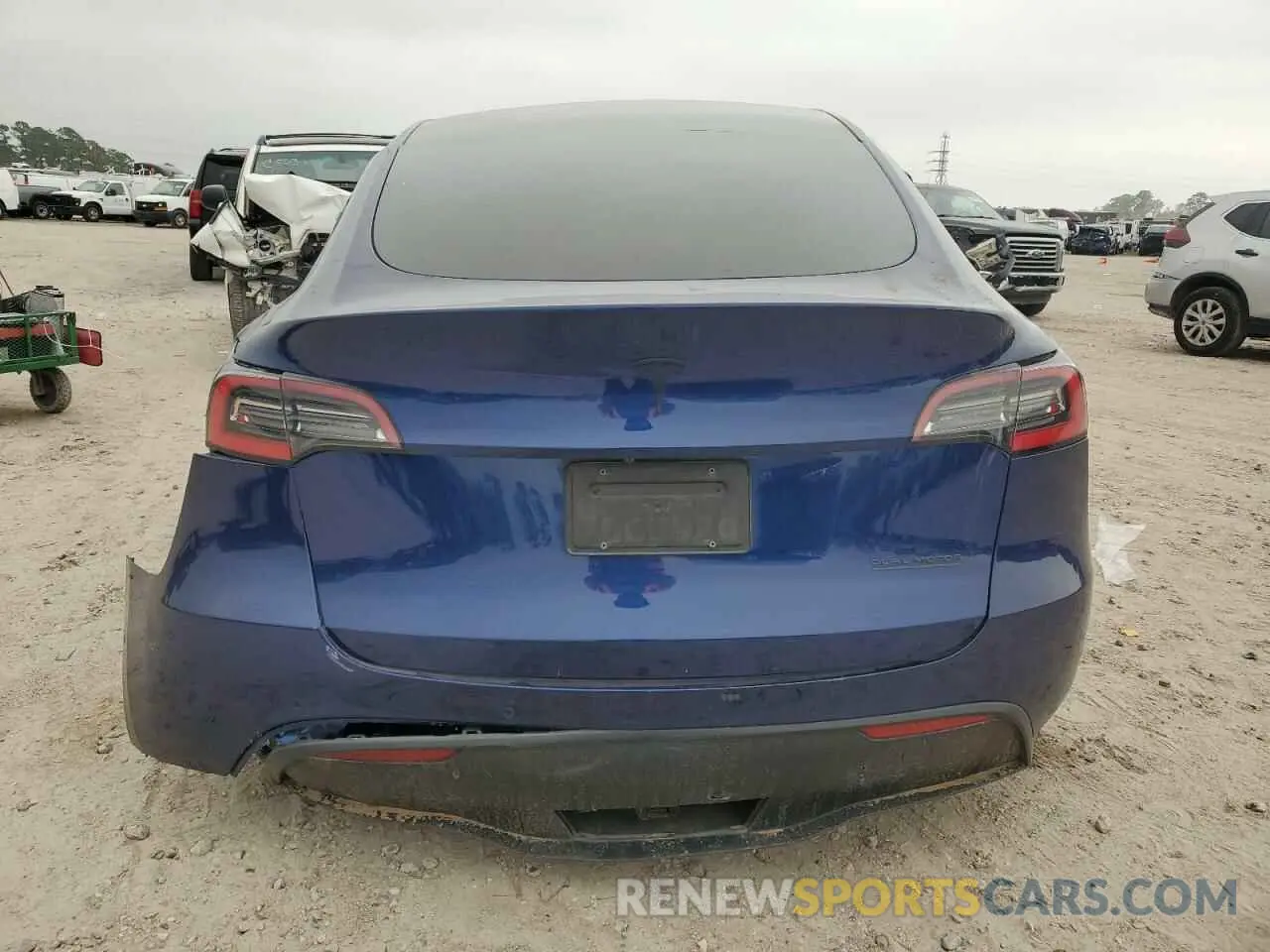 6 Photograph of a damaged car 5YJYGDEE7LF057909 TESLA MODEL Y 2020