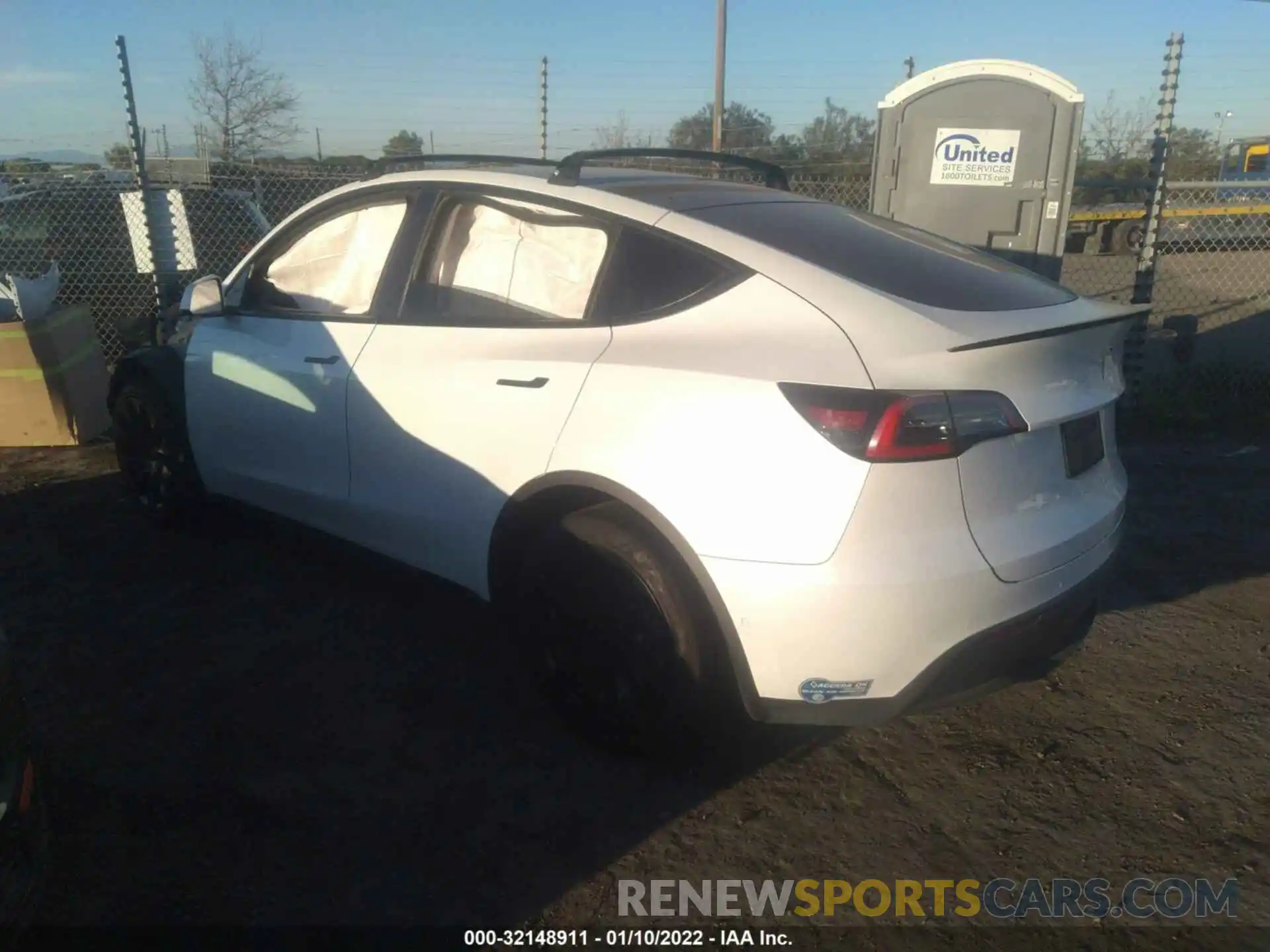 3 Photograph of a damaged car 5YJYGDEE7LF058235 TESLA MODEL Y 2020