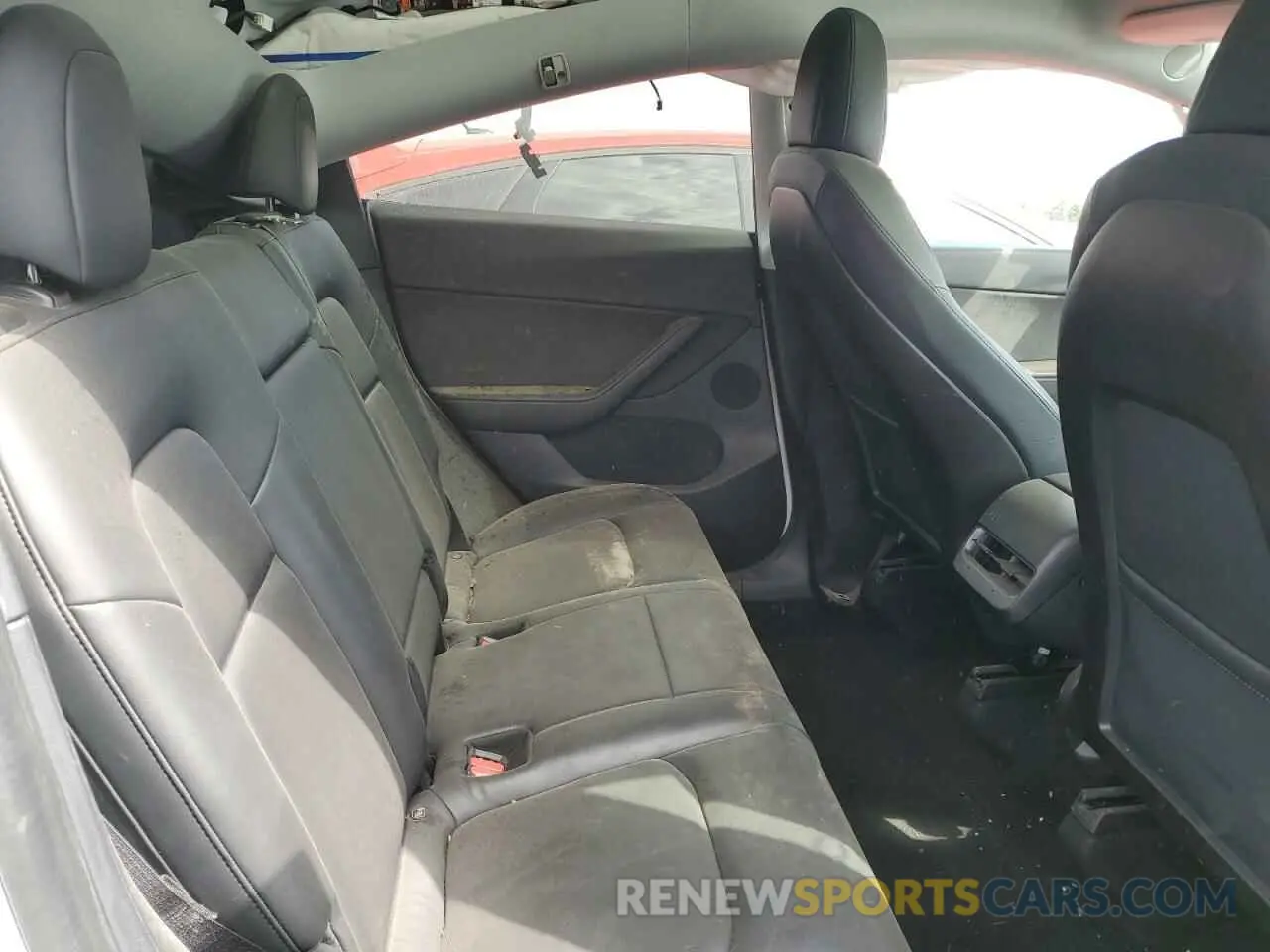10 Photograph of a damaged car 5YJYGDEE8LF008346 TESLA MODEL Y 2020