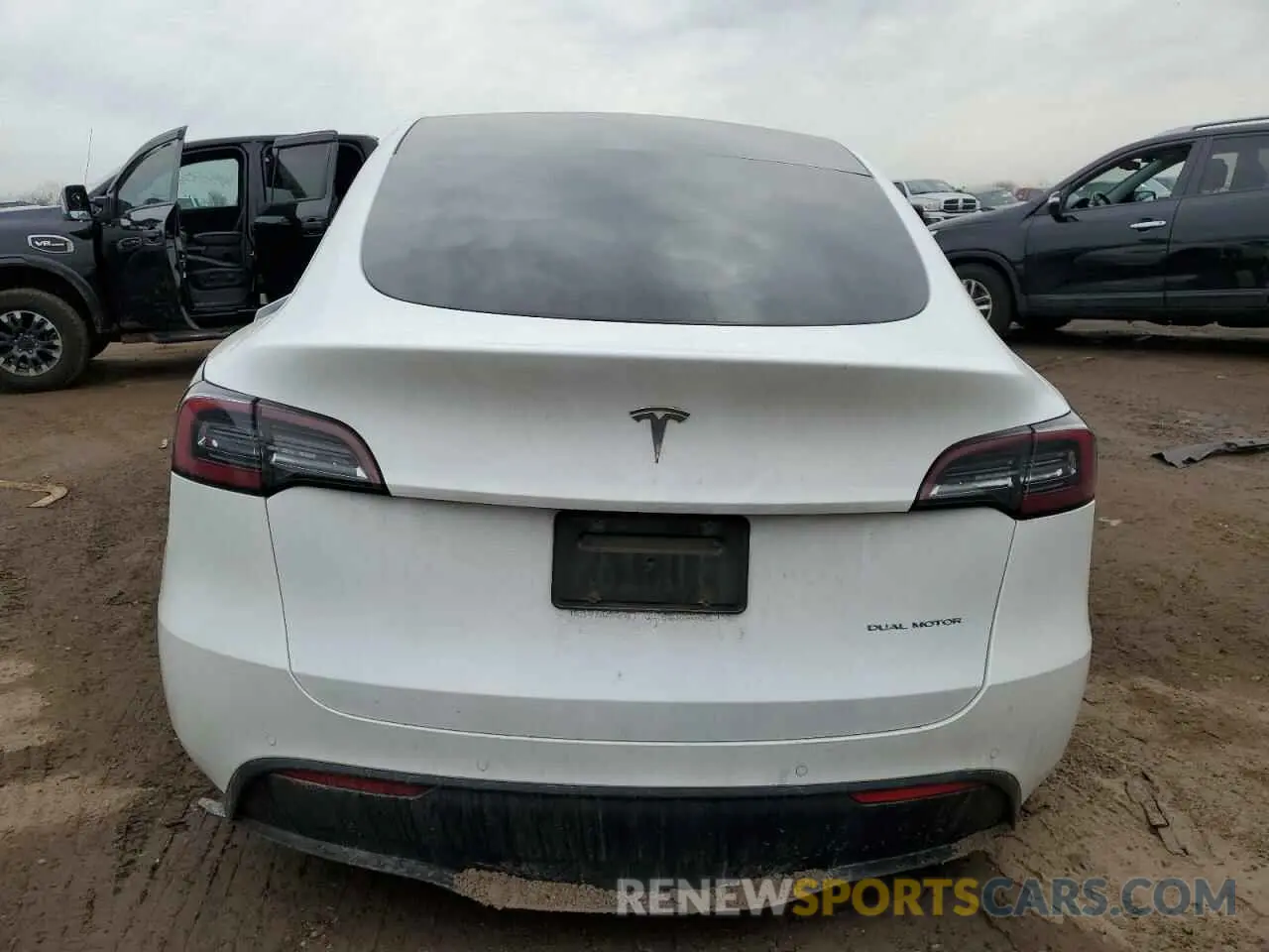 6 Photograph of a damaged car 5YJYGDEE8LF008346 TESLA MODEL Y 2020
