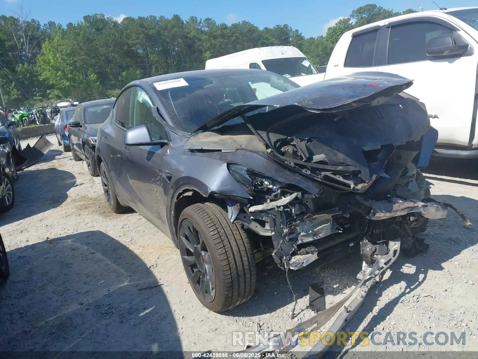 1 Photograph of a damaged car 5YJYGDEE8LF008458 TESLA MODEL Y 2020