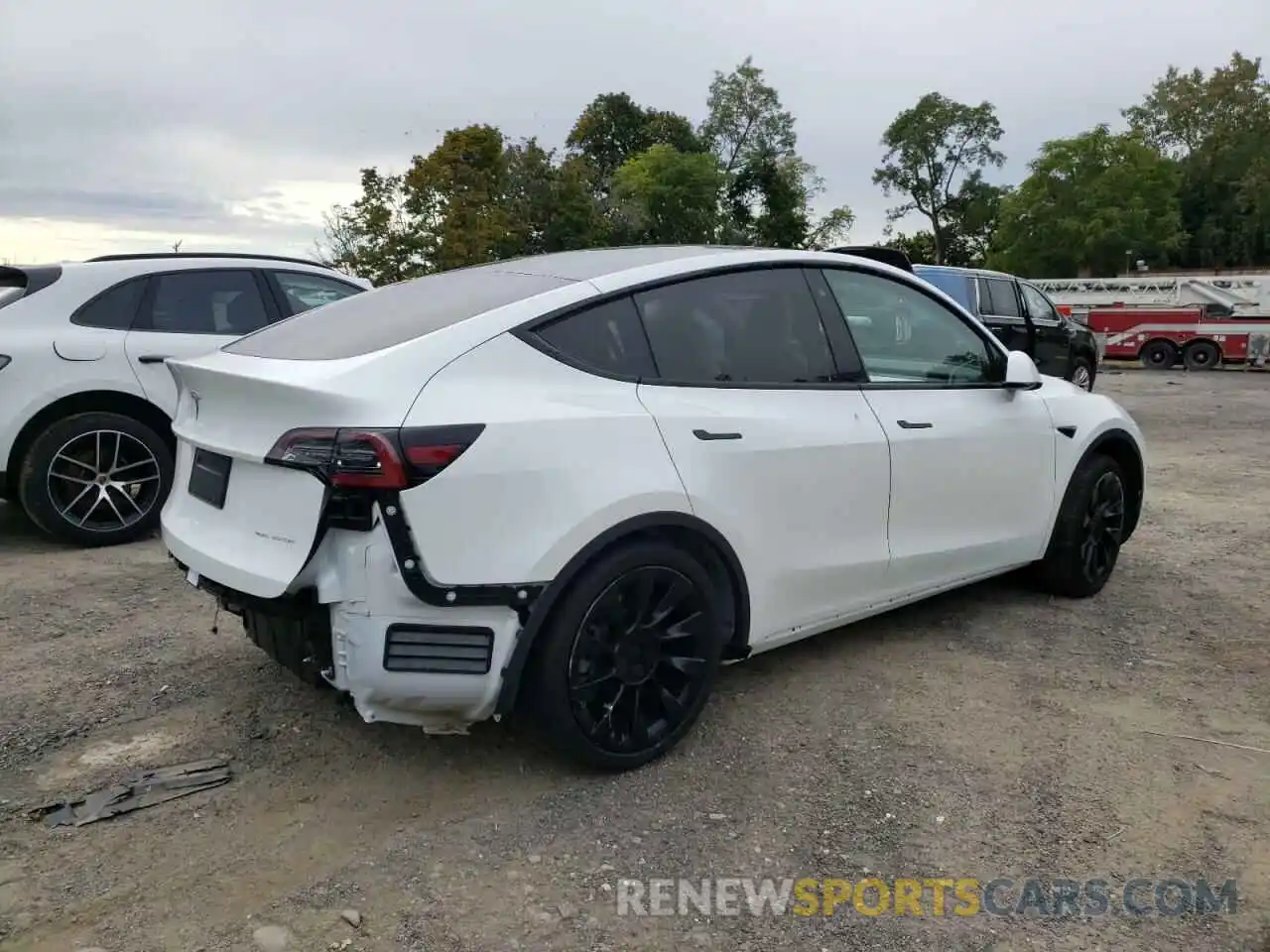 4 Photograph of a damaged car 5YJYGDEE8LF021985 TESLA MODEL Y 2020