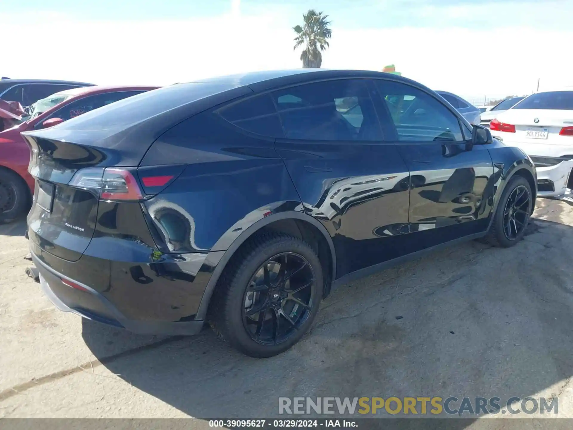 4 Photograph of a damaged car 5YJYGDEE8LF025373 TESLA MODEL Y 2020