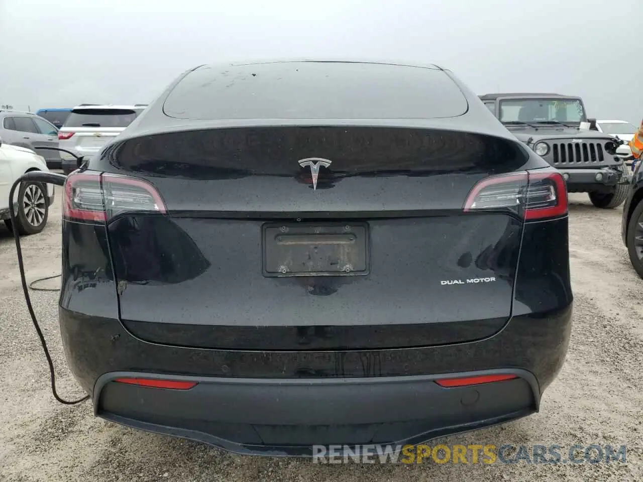 6 Photograph of a damaged car 5YJYGDEE8LF025597 TESLA MODEL Y 2020