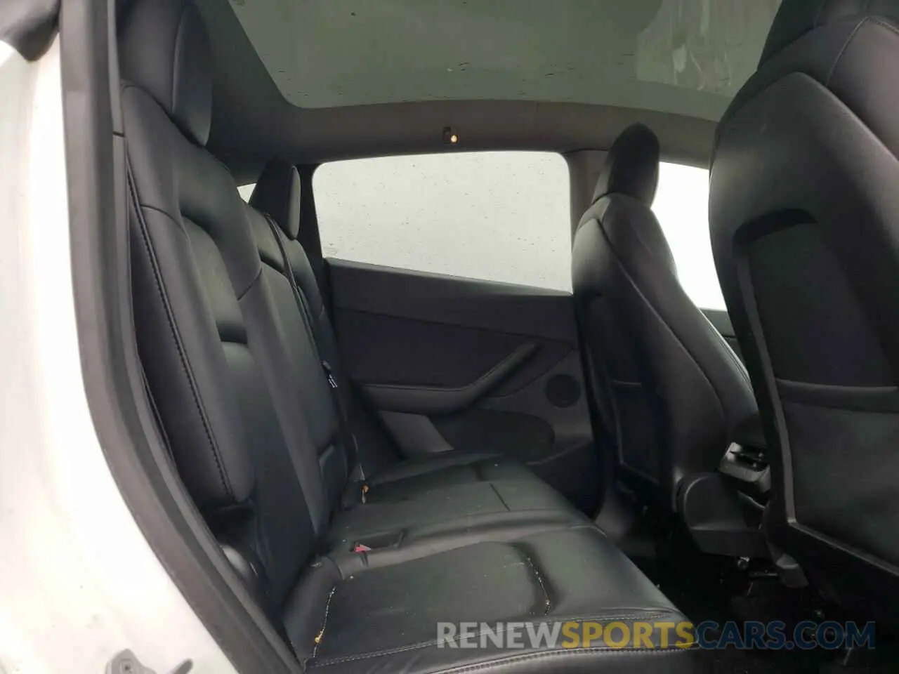 10 Photograph of a damaged car 5YJYGDEE8LF026104 TESLA MODEL Y 2020