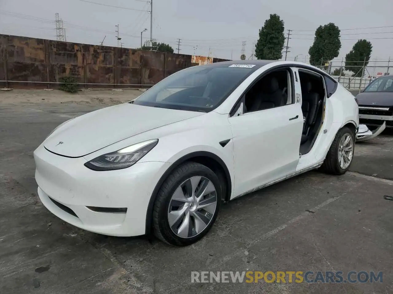 1 Photograph of a damaged car 5YJYGDEE8LF026202 TESLA MODEL Y 2020
